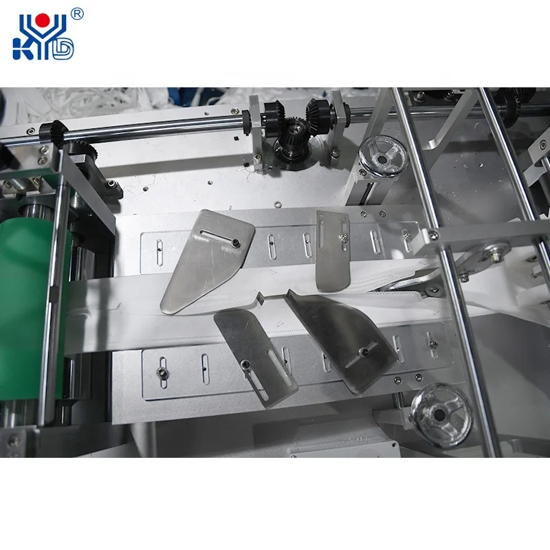 Simple Fish-shaped One-to-one Mask Machine Ce 220V Automatic Nonwoven Fabric Wadding Machine Making Disposable Face Mask 2021