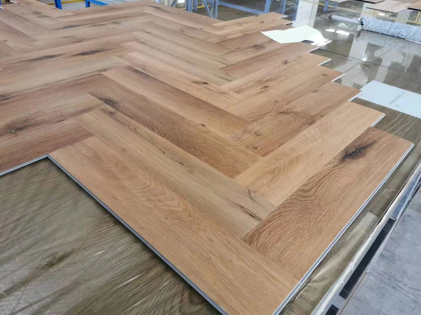 610x125mm fashionable uniclic click herringbone spc flooring