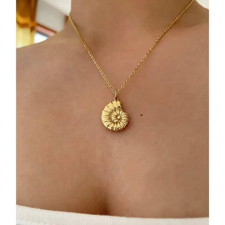 Fashion Trendy Bohemian Sea Ocean Conch Snail Shell Charm Pendant Chain Necklace Waterproof 18K Gold Jewelry For Women Girls