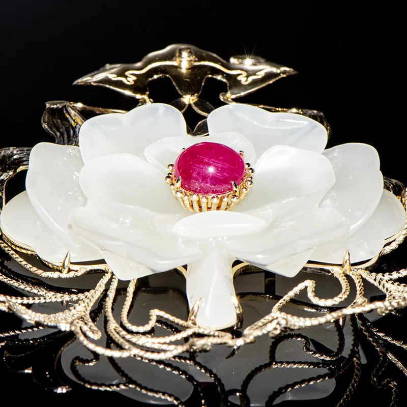 Customized Designer Fine Jewelry Luxury Flower Weave Knit Pink Sapphire Hetian Jade Solid 14K Gold Brooch For Women