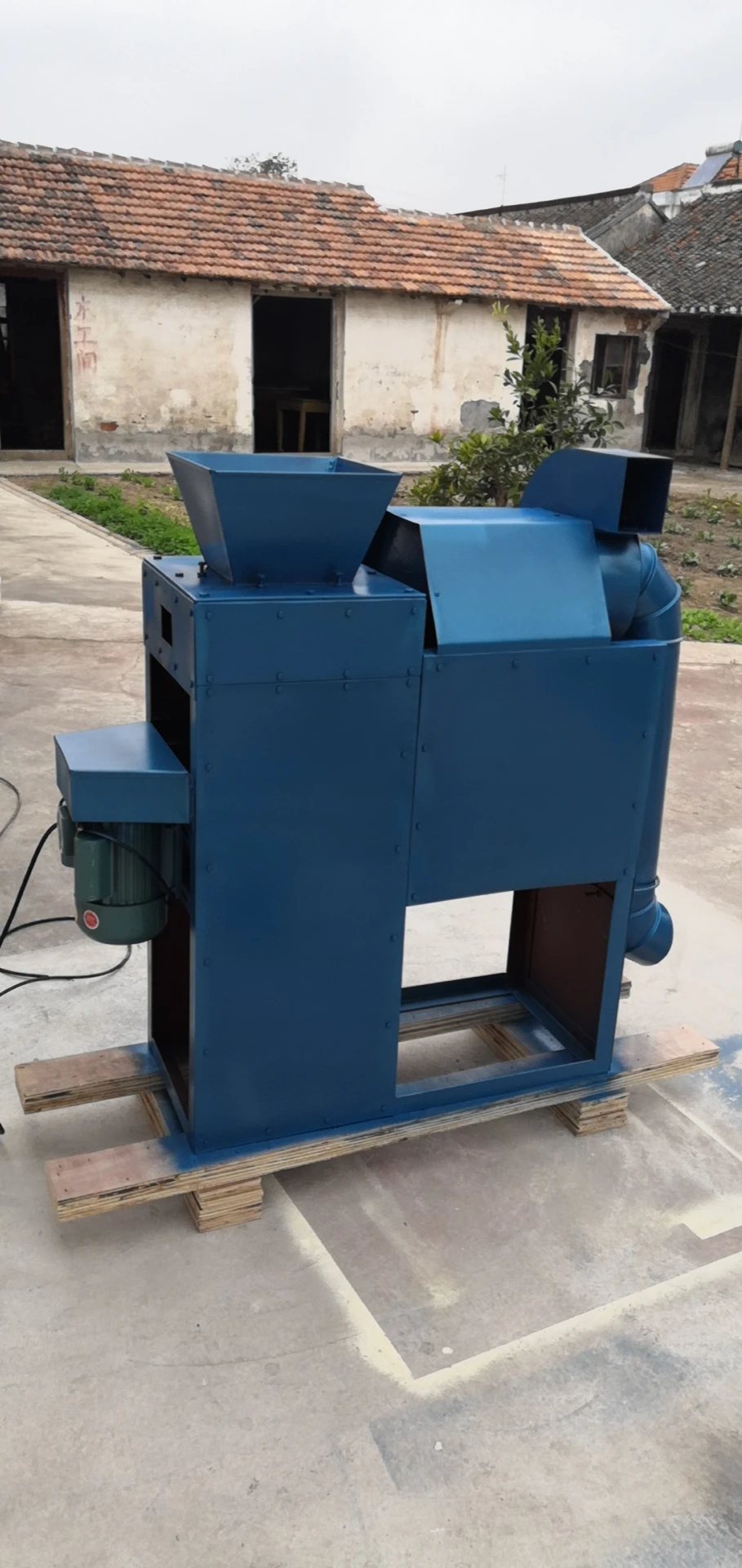 Cocoa bean peeling and crushing machine machine peeling beans and peas bean peeling machine