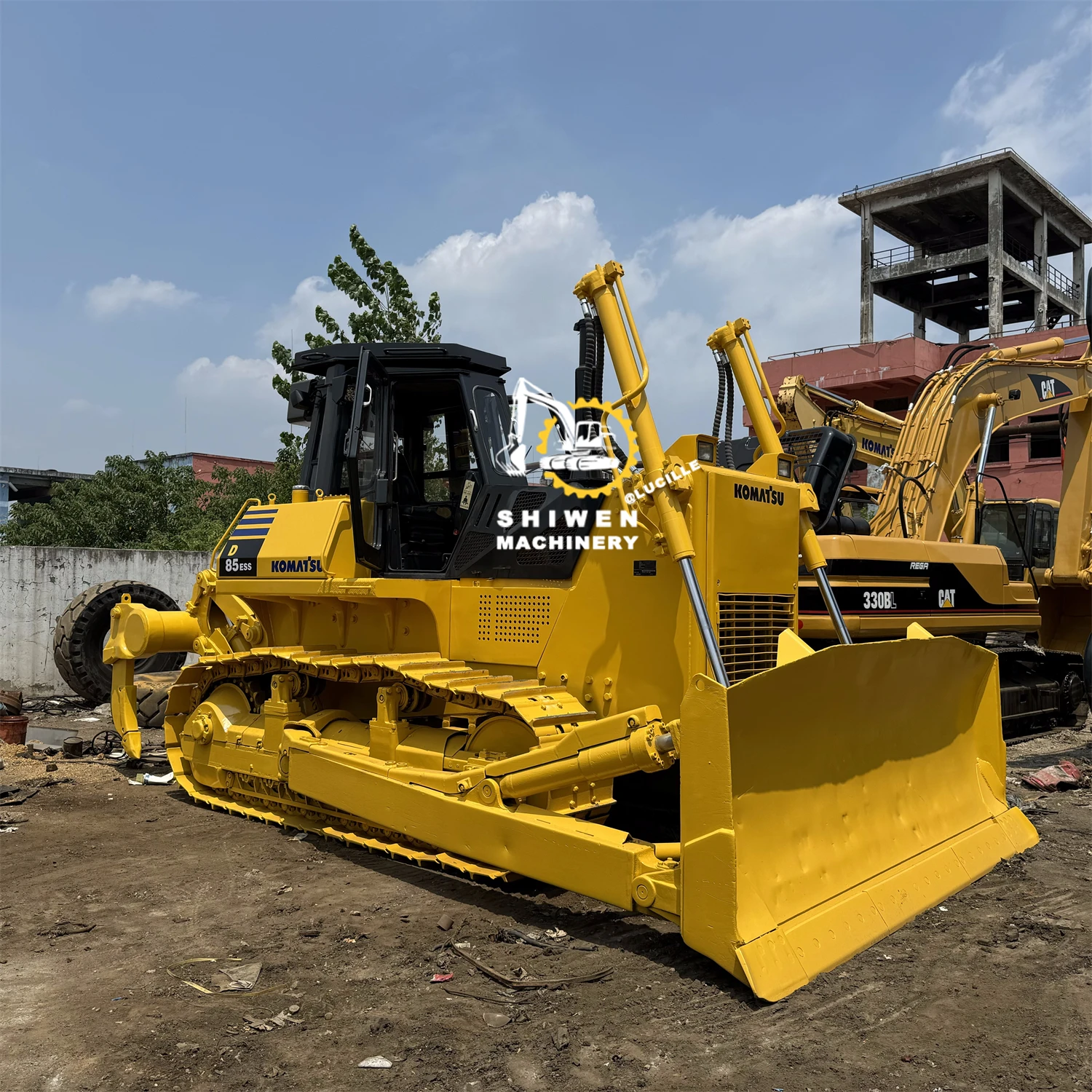 In Stock Japanese Brand Komatsu D85 Used Bulldozer High Performance Komatsu D20 D21P D31P D65 D85 Bulldozer on Sale