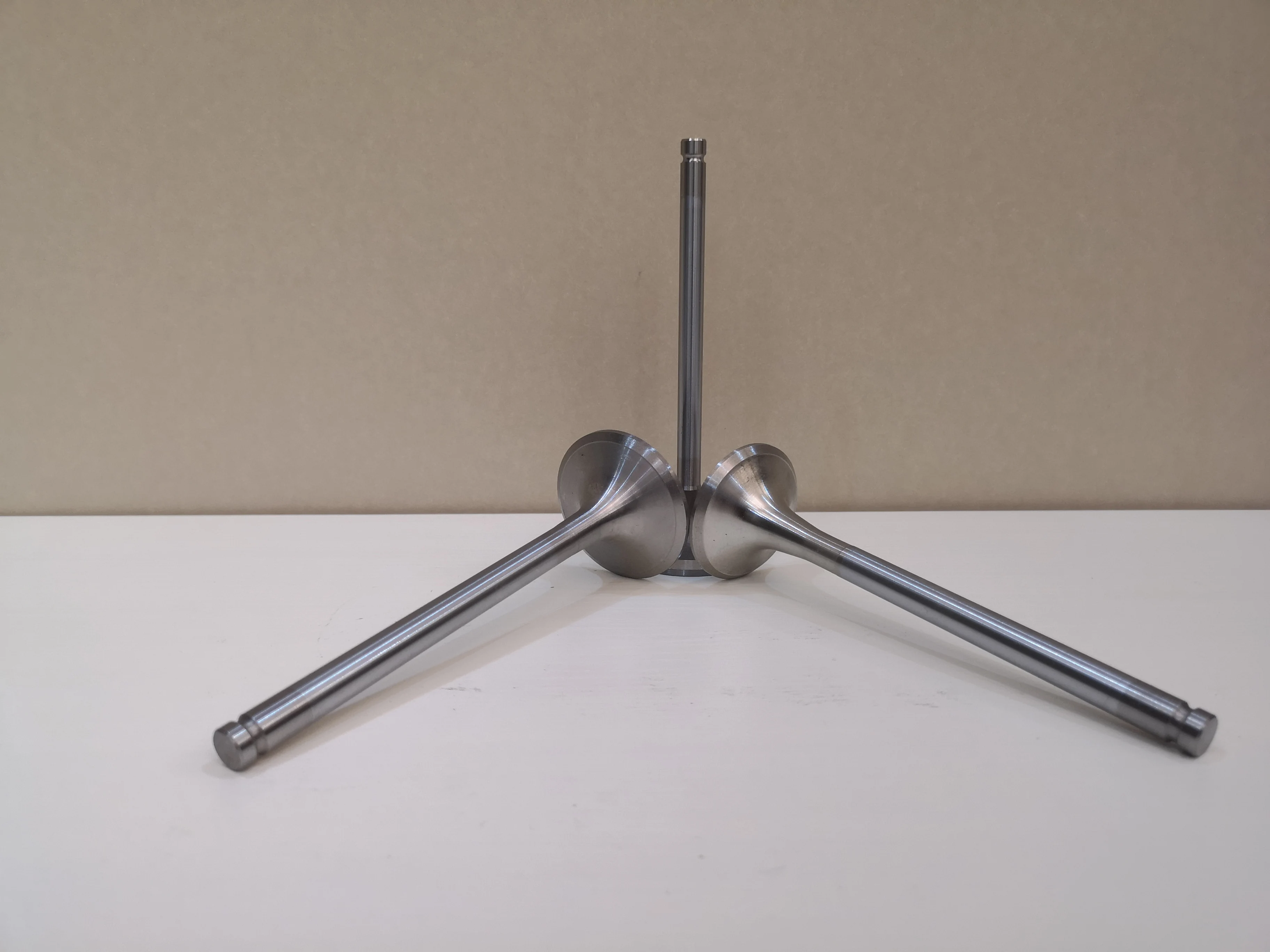 Gasoline Generator Fittings Valve For Benz M102.924  1020531701 Intake Engine Valve And 1020500327 Exhaust Engine Valves