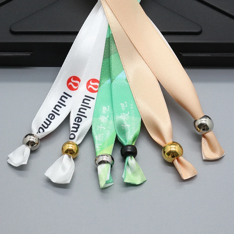 2024 Free Sample Two-Way Sliding Cloth Bracelet Metal Clasp Closure Round Wristband Lock for music festival Event Fabric