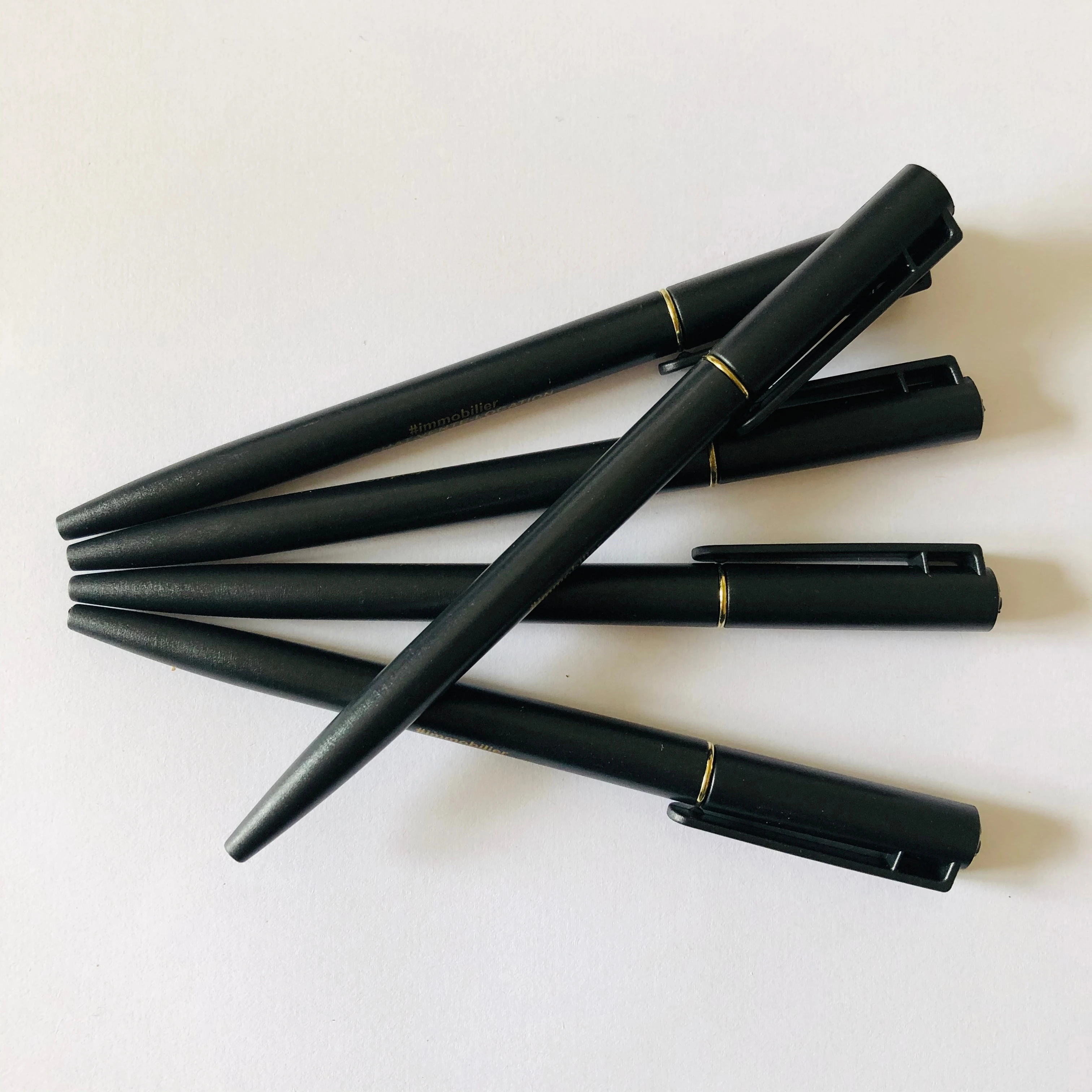 Hot sale plastic slim ballpen Cheap simple Pen Promotion gift Ballpoint Pen Custom Logo printed hotel plastic solid ball pen