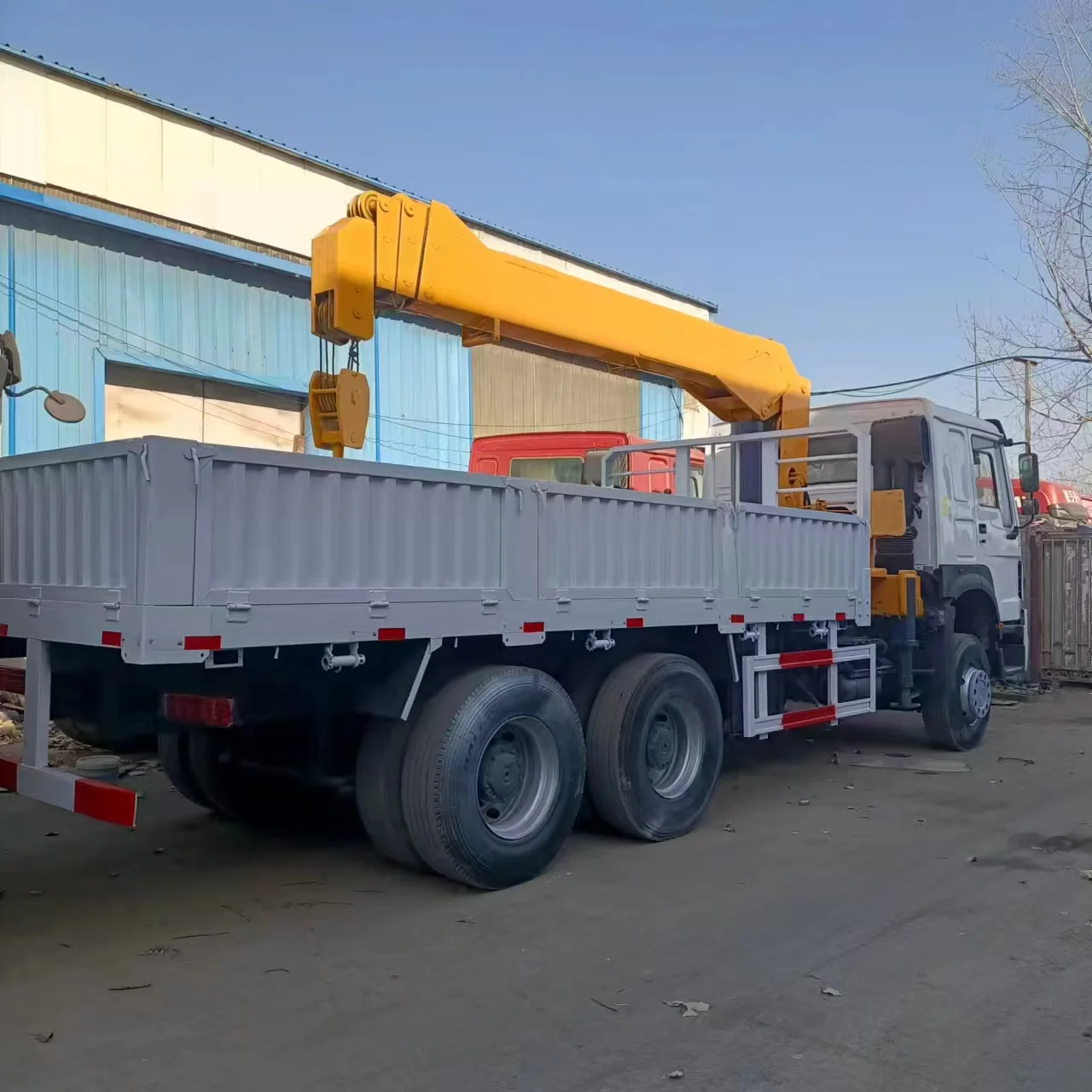 Telescopic boom crane China National Heavy Duty Truck dump truck second-hand straight arm truck mounted crane 15-20 tons