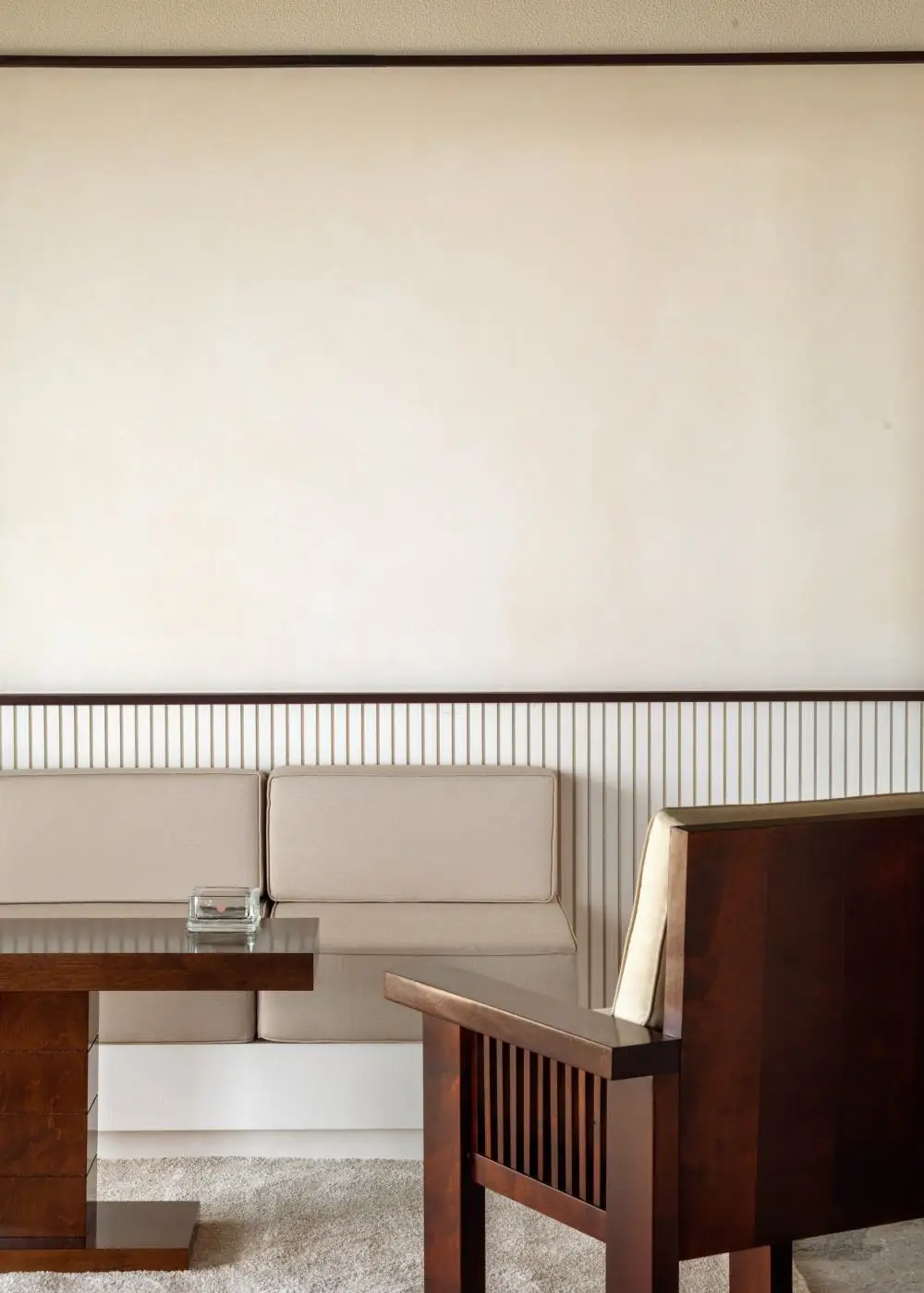 Luxury Modern Bedroom Furniture 5 Star Wooden Hotel Bedroom Set Multi-functional King Size Beds Wood Solid President Hotel Room