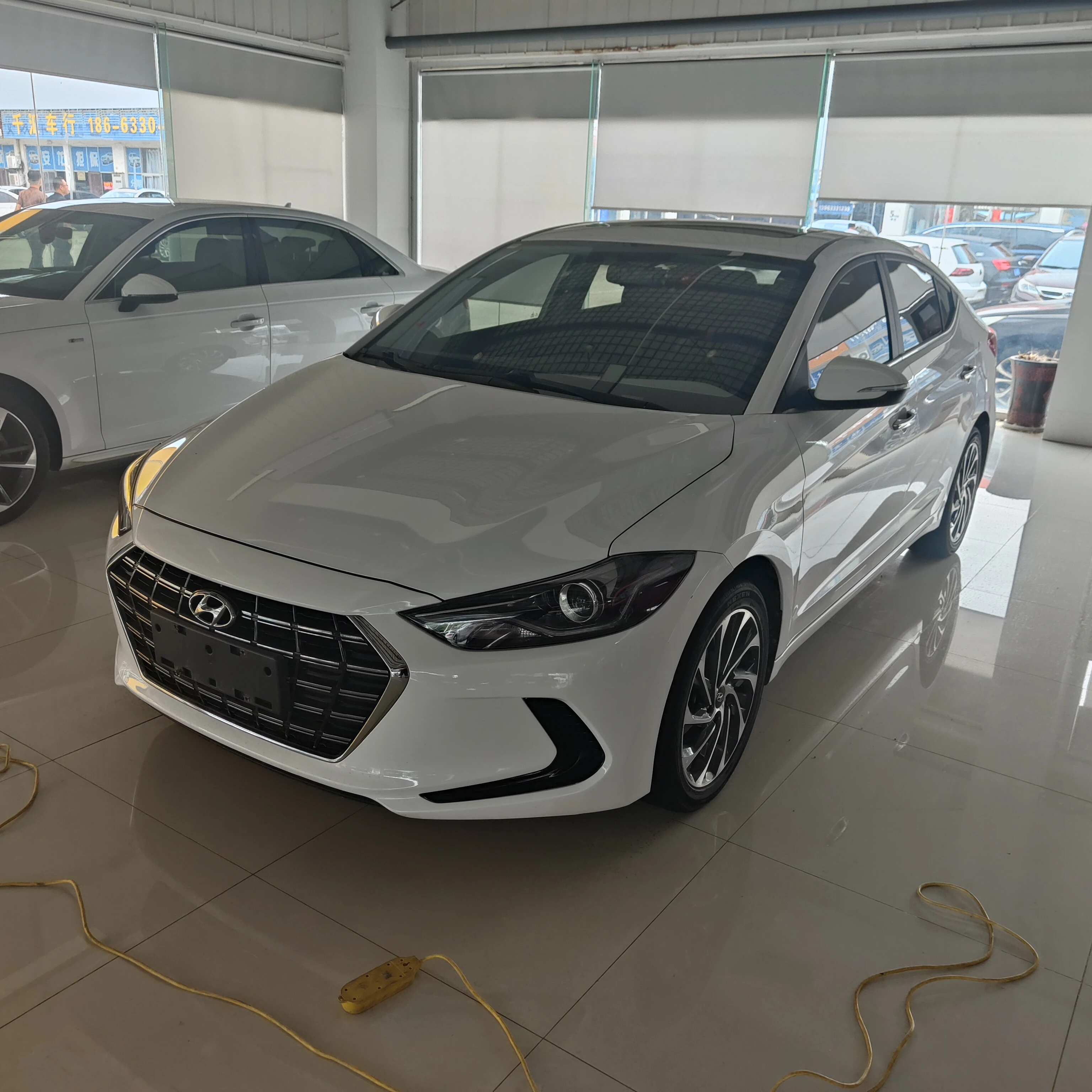 Hyunda iElantra 2018 1.6L 15-я Юбилейная специальная серия 6-ступенчатая автоматическая механическая коробка передач высокого качества Подержанный автомобиль.
