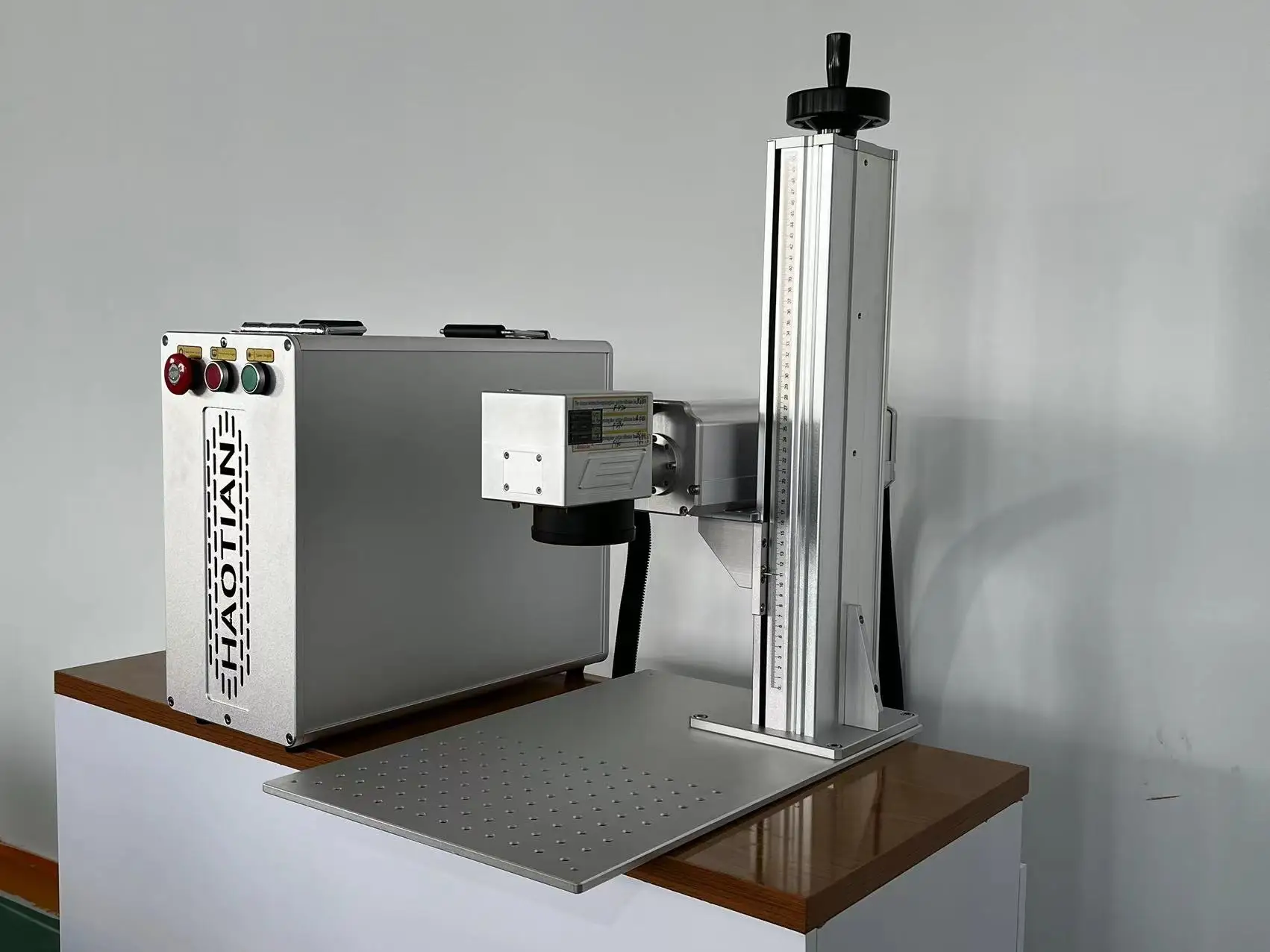 Multifunctional 30W Fiber Laser Marking Machine Air Cooling Supports AI DXF DST PLT DWG BMP Formats for Home Use