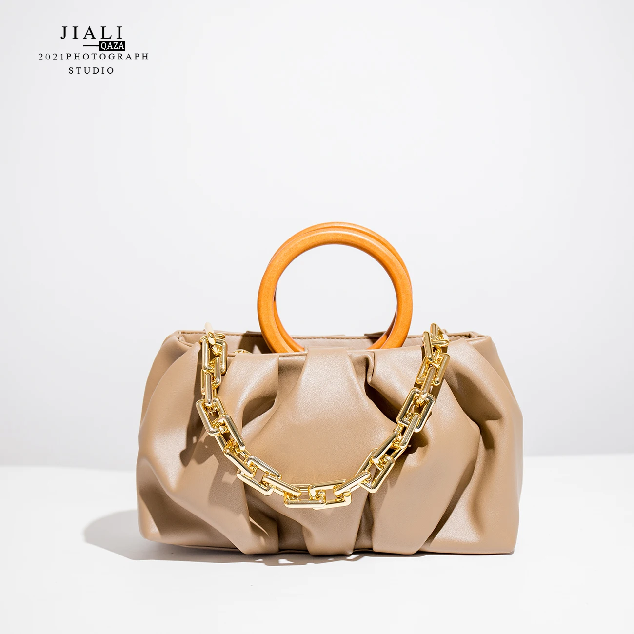 ZD905 Wholesale Pu Leather Wooden Handle Guangzhou Designer Handbag Luxury Trendy Bags Women Handbags Ladies