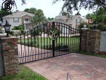 Hot Dipped Galvanized Steel Gate Fence Garden Steel Fence Gate with Post