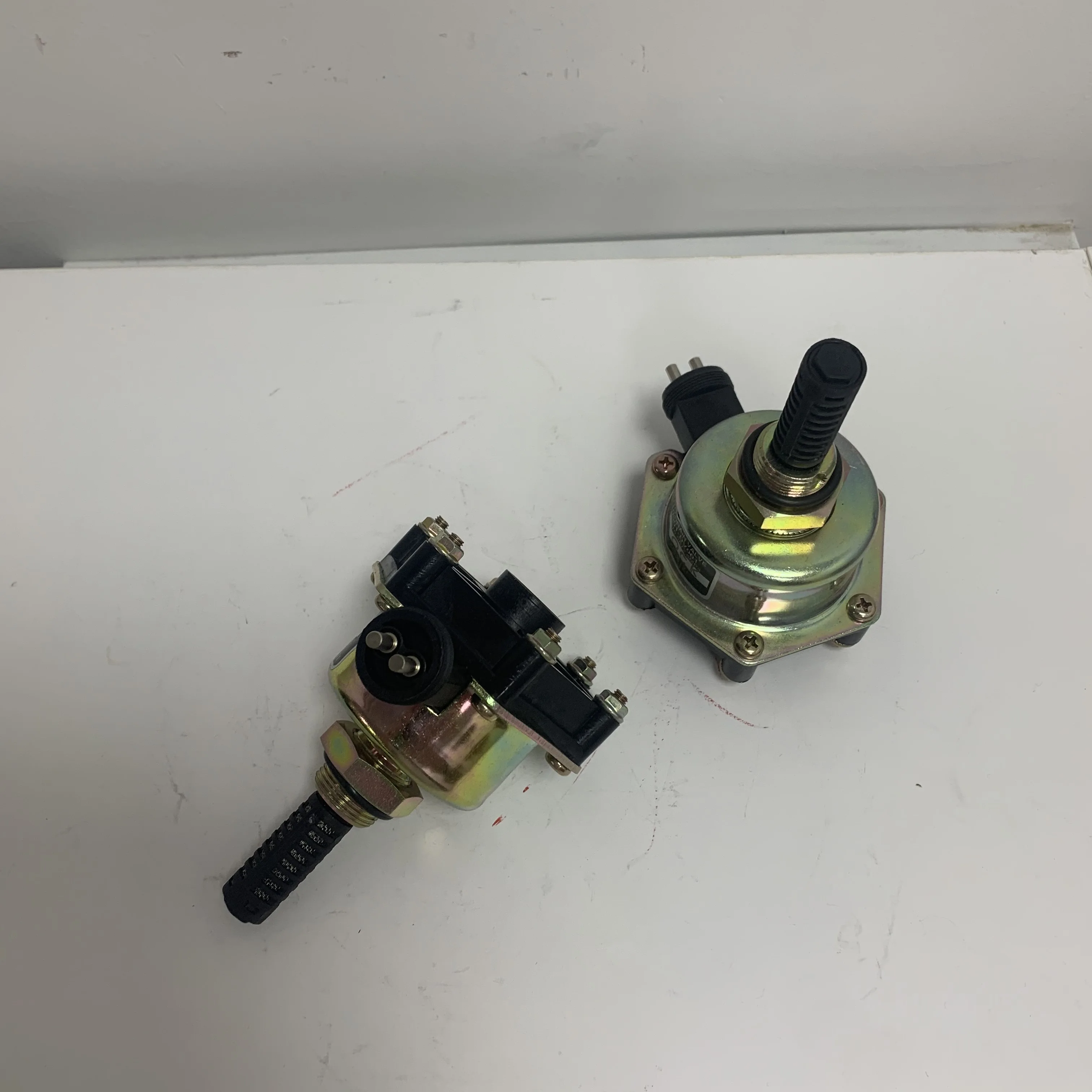 Daewoo Bus Parts Engine Parts 1093700040 96801448 Exhaust Brake Valve