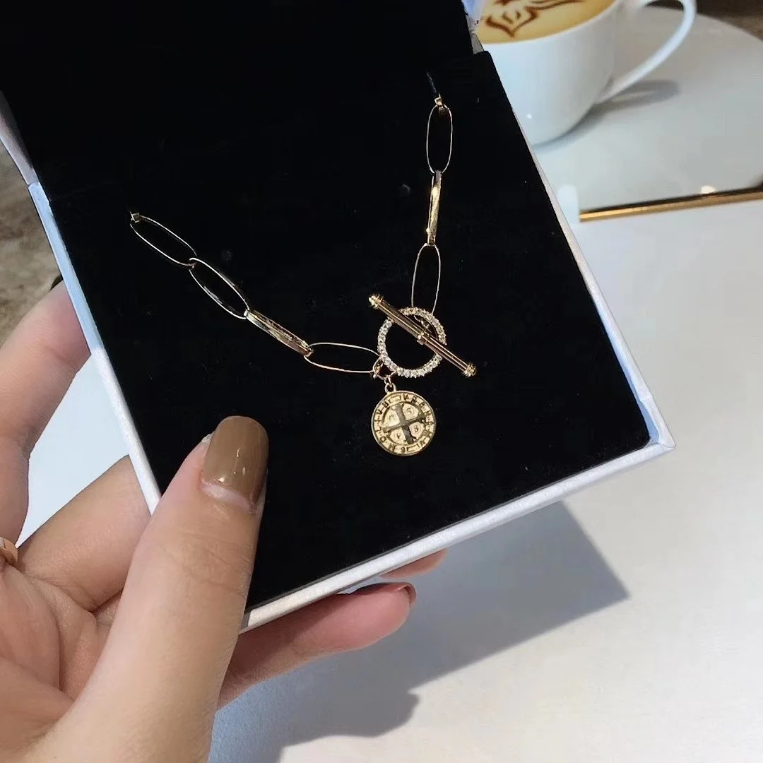 Custom 18k gold pure circle pendant jewelry latest gold necklace designs