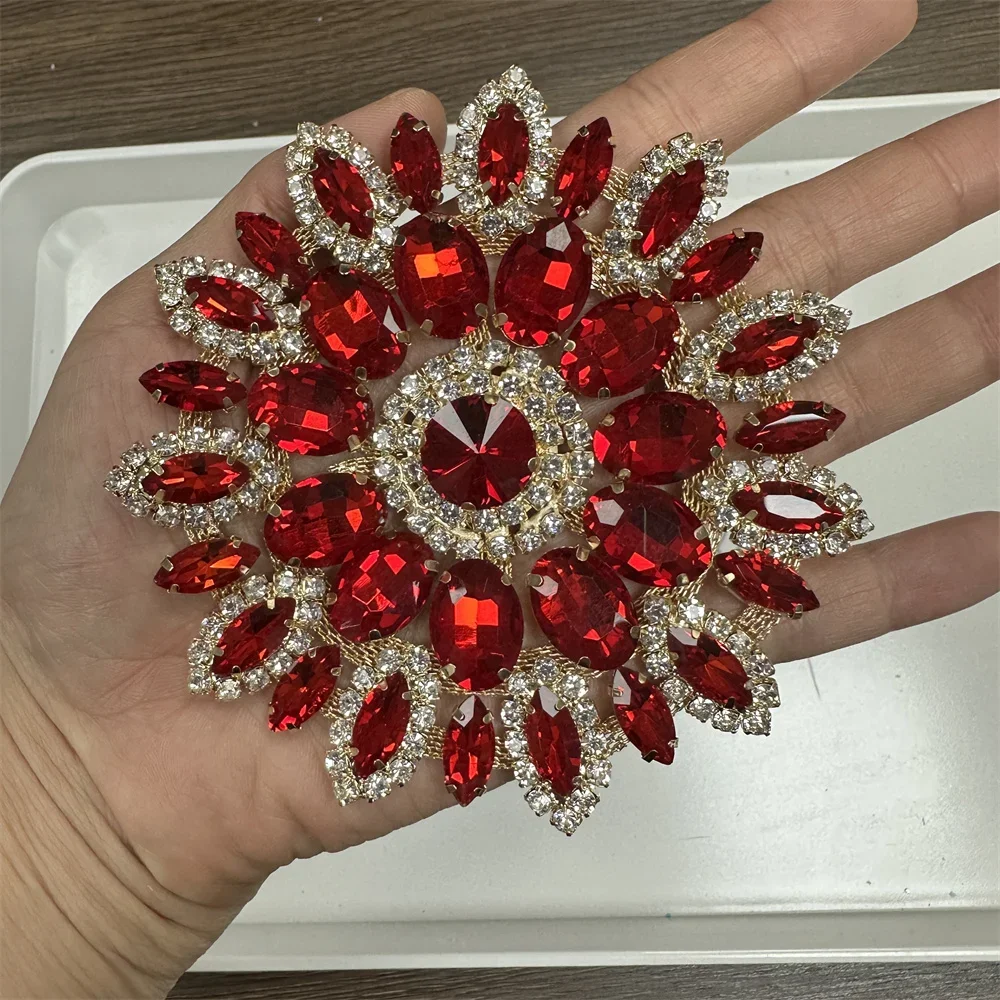 Wholesale  Round Flower Patches Crystal rhinestone applique  Embellishments for Women bridal Dress