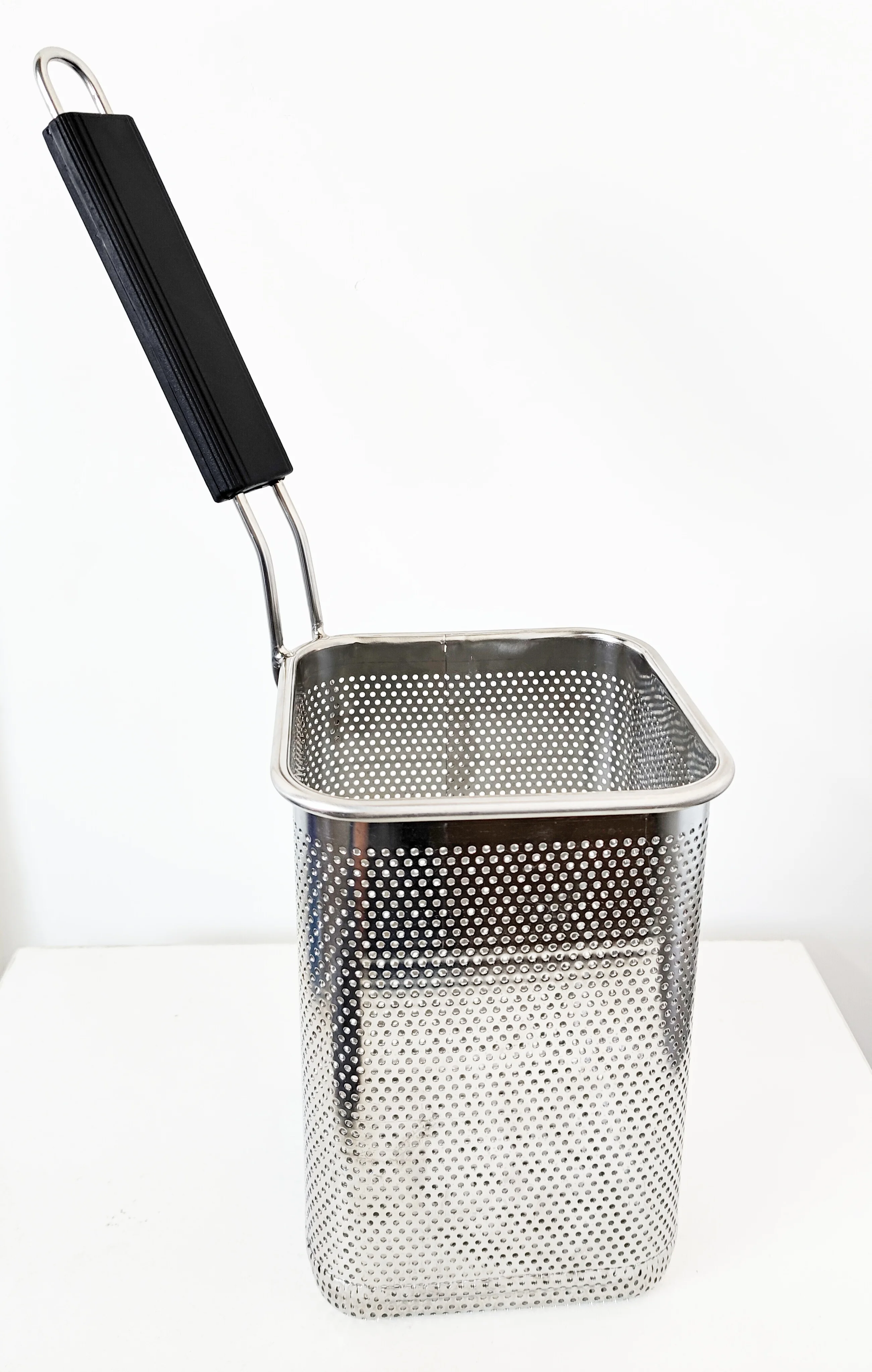 Commercial Stainless Steel Deep Strainer  Pasta Noodles Basket with Fine Mesh for Pasta Cooker