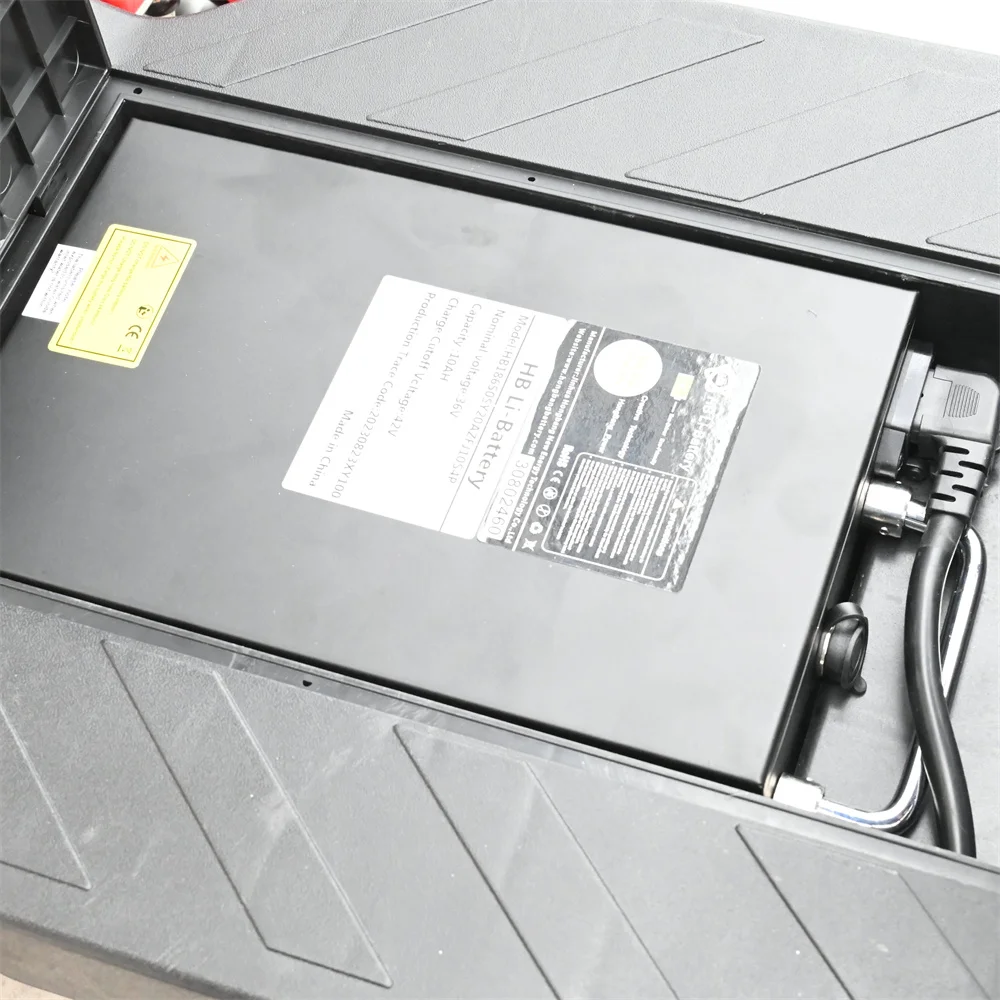 maximum maneuverability automatic folding electric mobility scooter