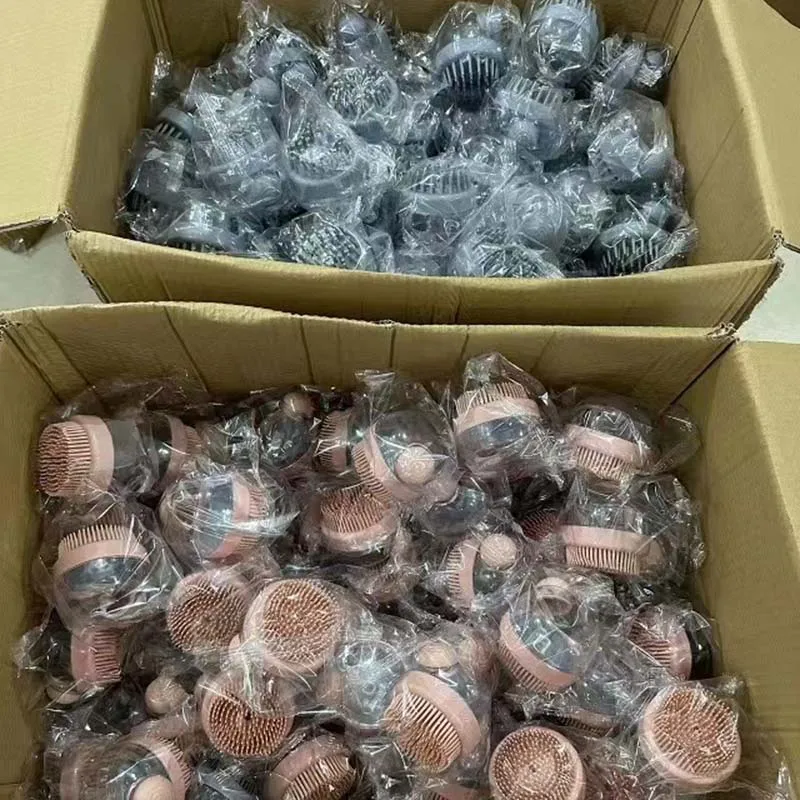 Силиконовая щетка для