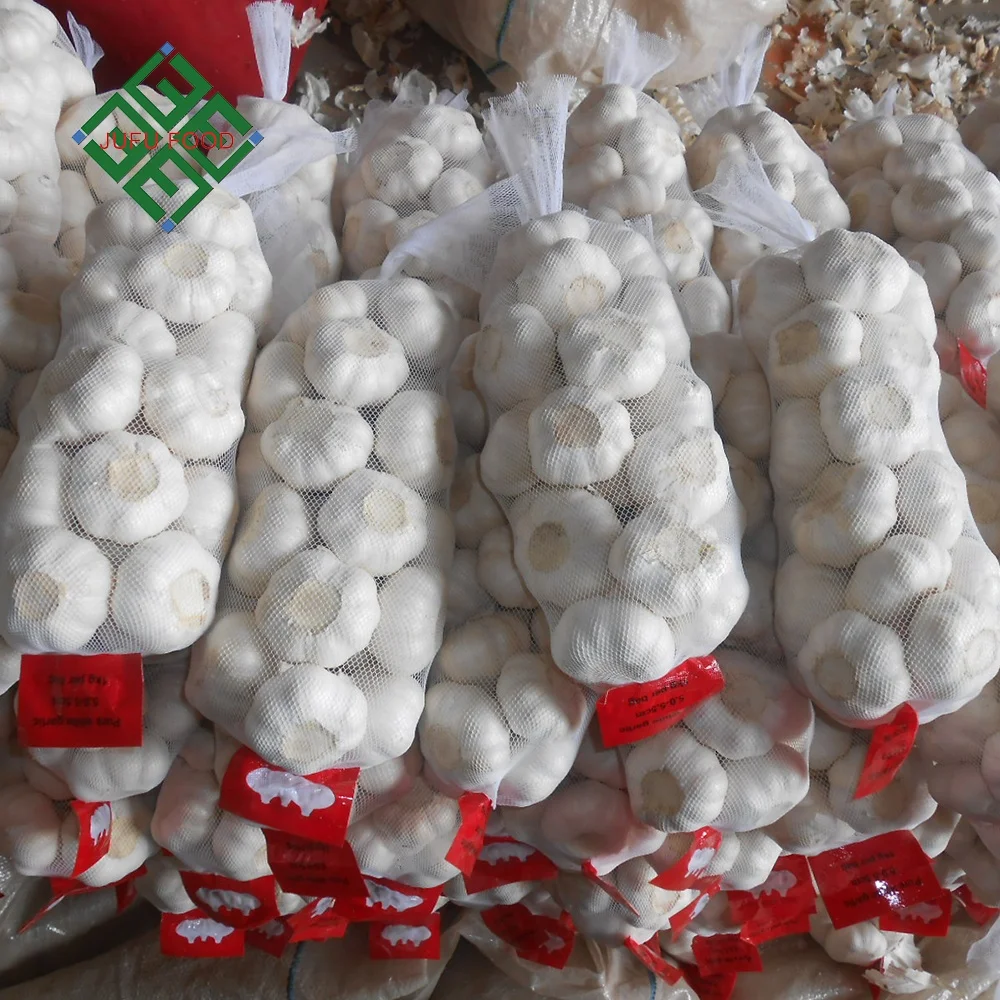 Свежий белый чеснок