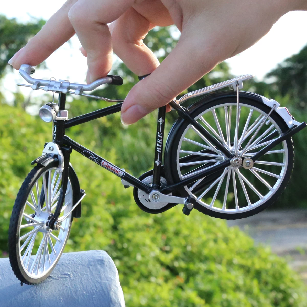 Bicycle Model Classic Bicycles 1:10 Scale Die-Cast Alloy Mini Mountain Bike Desktop Decoration Crafts Miniature Bike