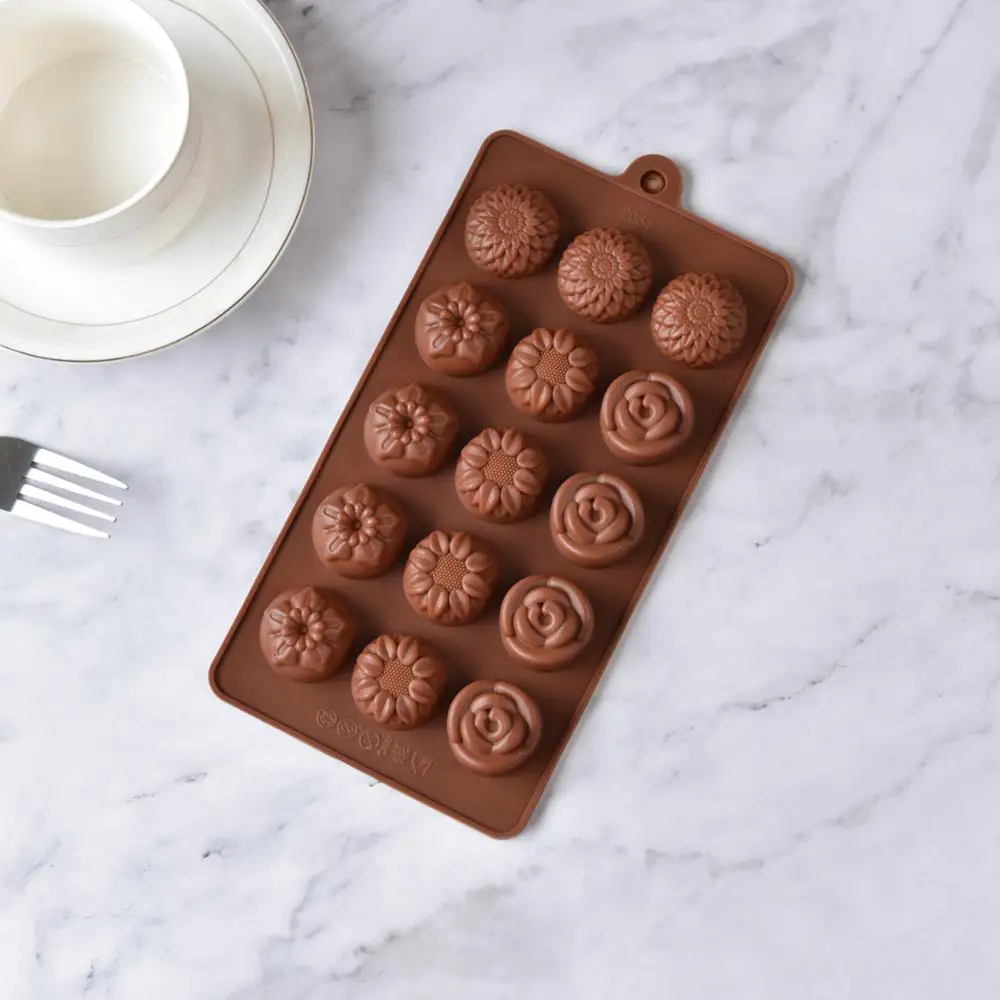 Food Grade Fun Fan Reusable 15 Cavity Flower Shape Lovely Mould Silicone Magnetic Chocolate Candy Ice DIY Mold