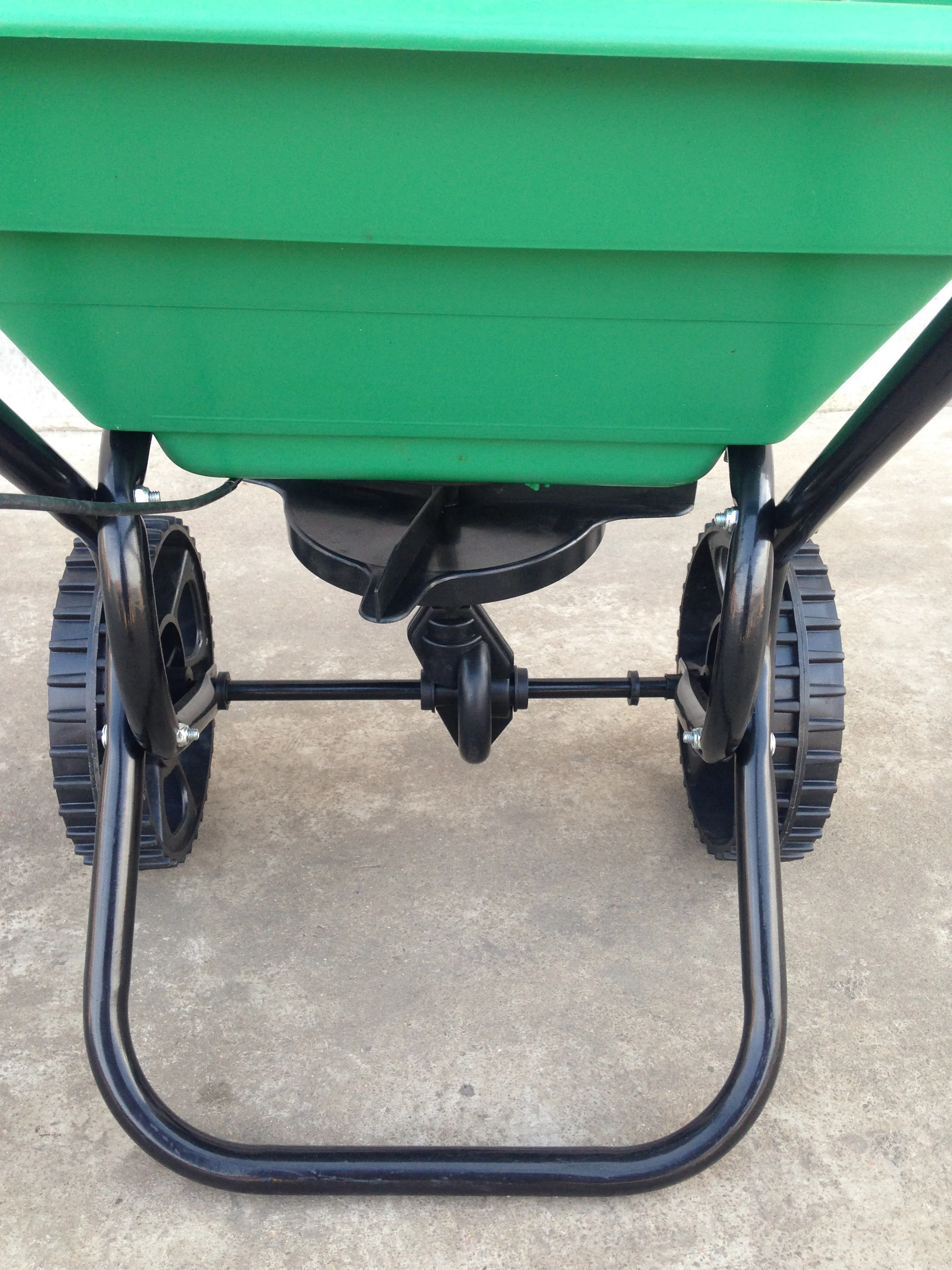 Green Walk Behind Fertilizer Spreader TC2027