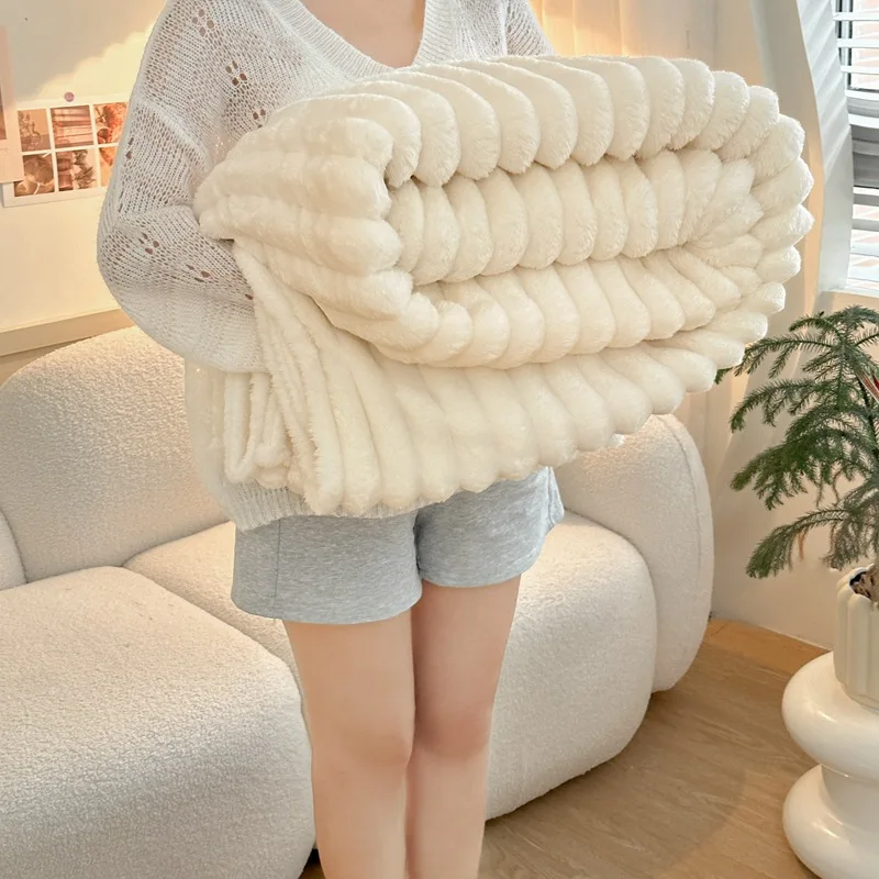Custom wholesale queen bed solid color plain color Thickened flannel rabbit velvet nap blanket winter office knee stripe blanket