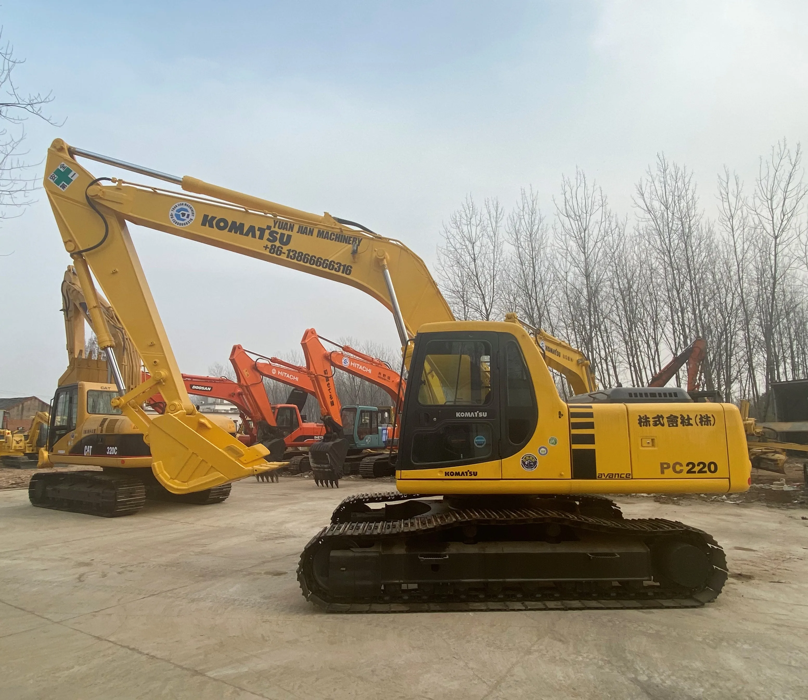 Горячий! Используемые резиновые гусеницы гусеничный экскаватор KOMATSU PC220-6 PC220-8 PC55 PC120-6 PC35 PC270 PC78US PC400