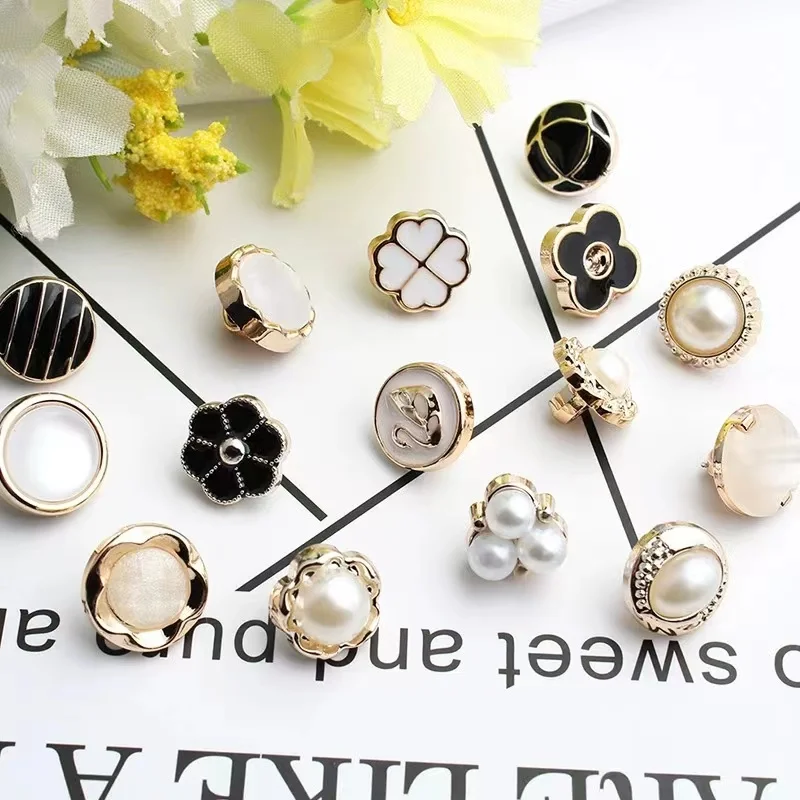 Custom designer metal hand sewn pearl enamel buttons Custom coat buttons Sewing handles garment pearl buttons