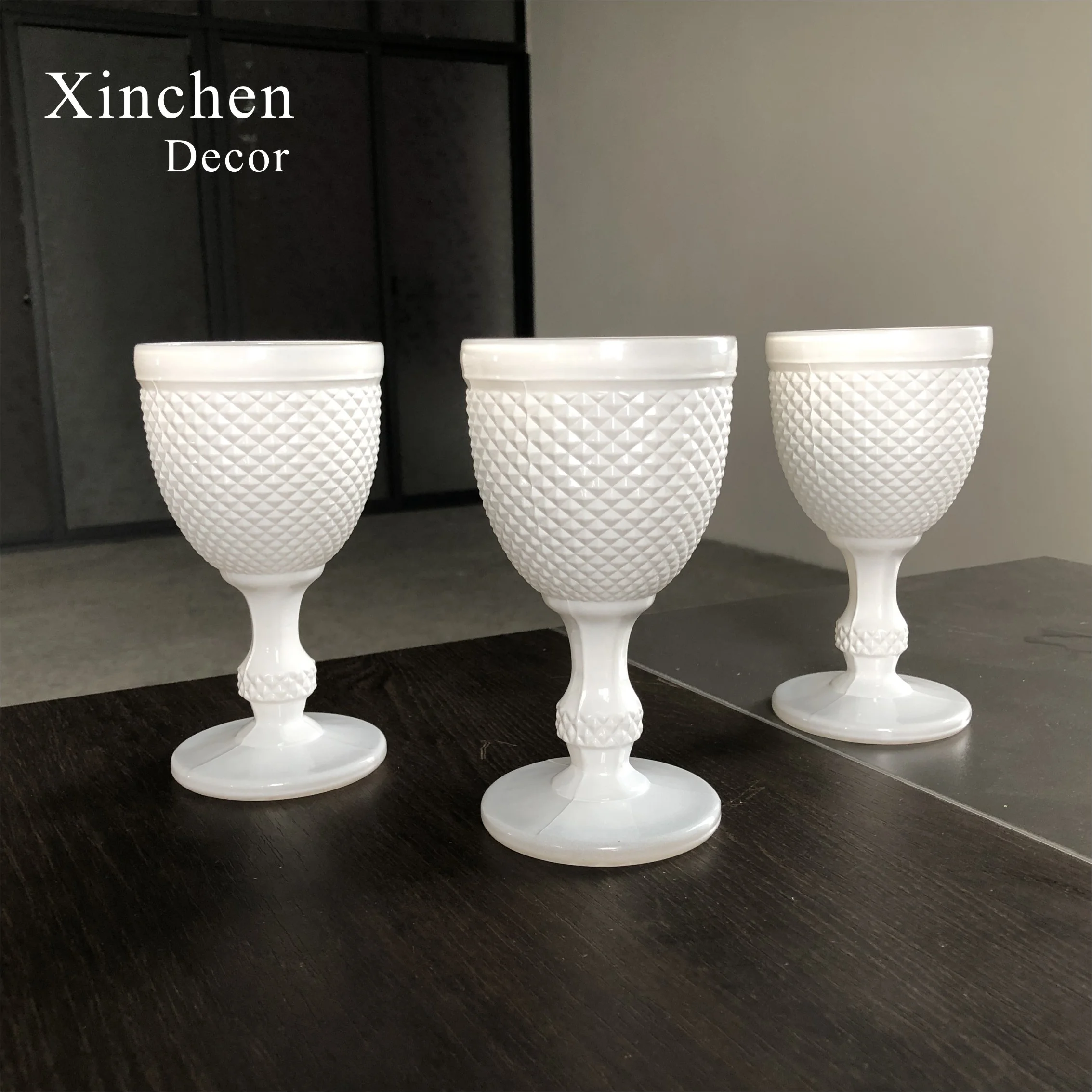 Wholesale Vintage Colored Glass Goblets Chic Diamond Wineglass For Party Event Decor