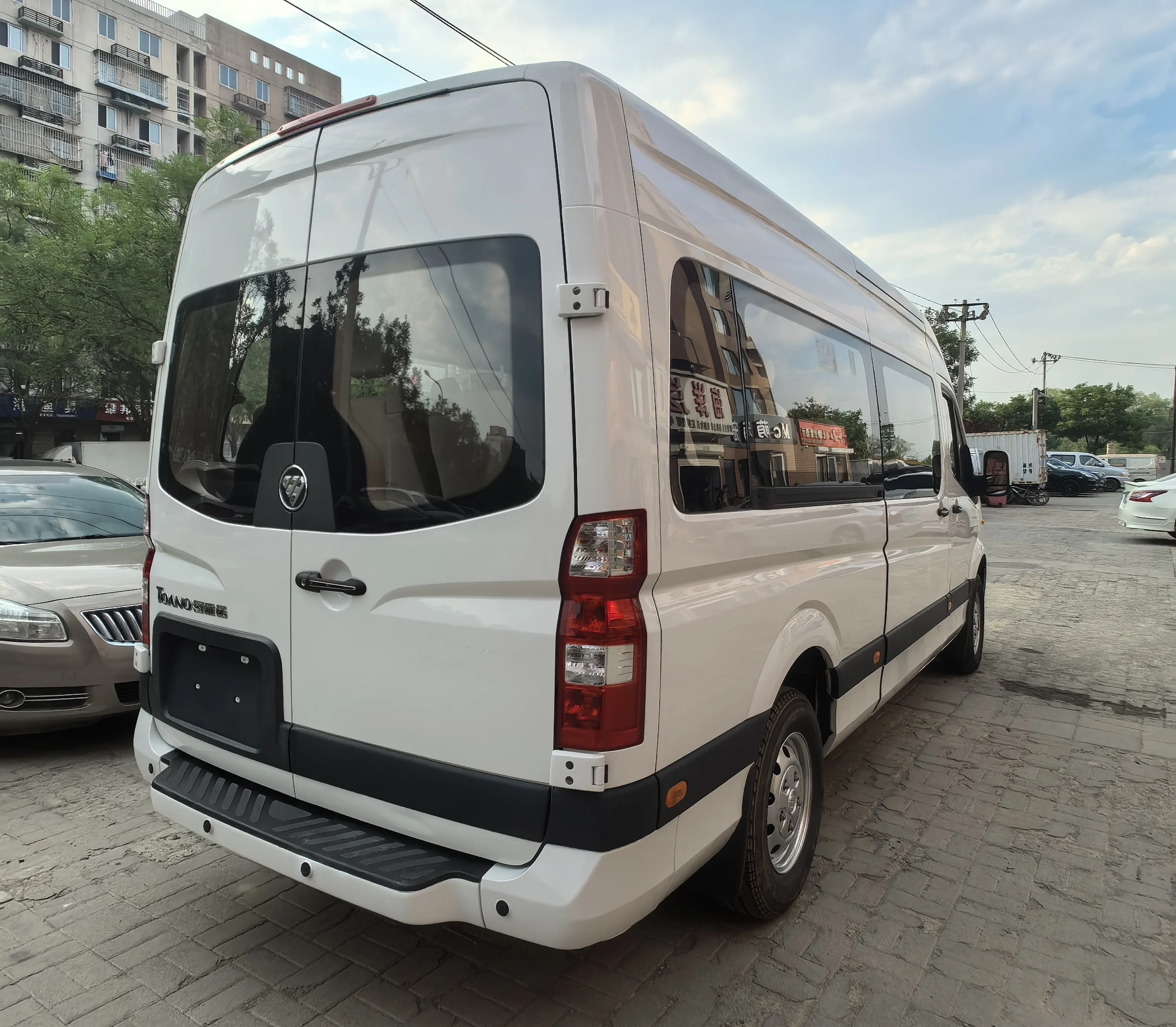 Foton Toano 16 seats petrol or diesel 2.5L passenger van bus