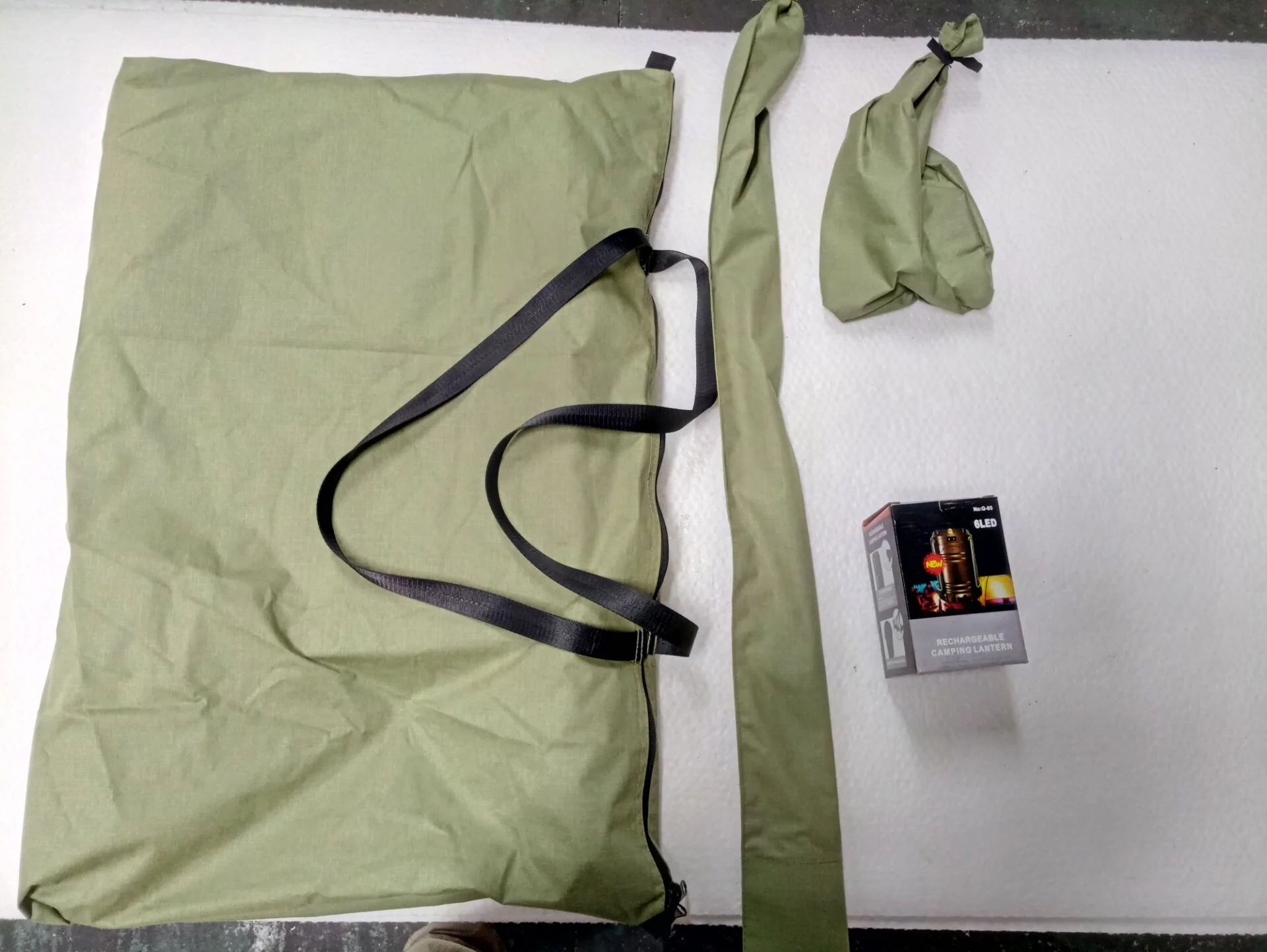 The factory wholesale 4 wheel Deluxe roof top tent removable tent for double person