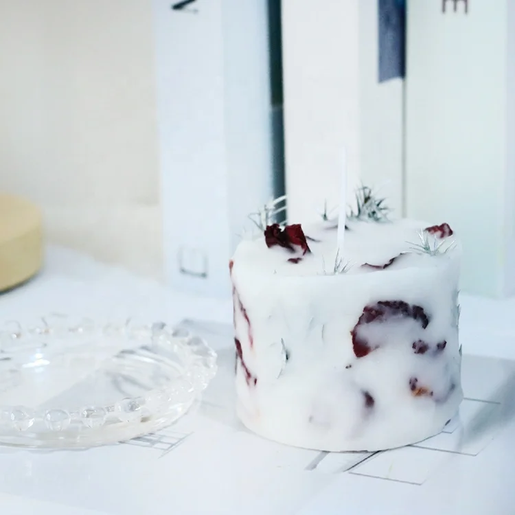 Xiangnan Scented candle with dried flower petals Bedroom sleep aid light aromatherapy