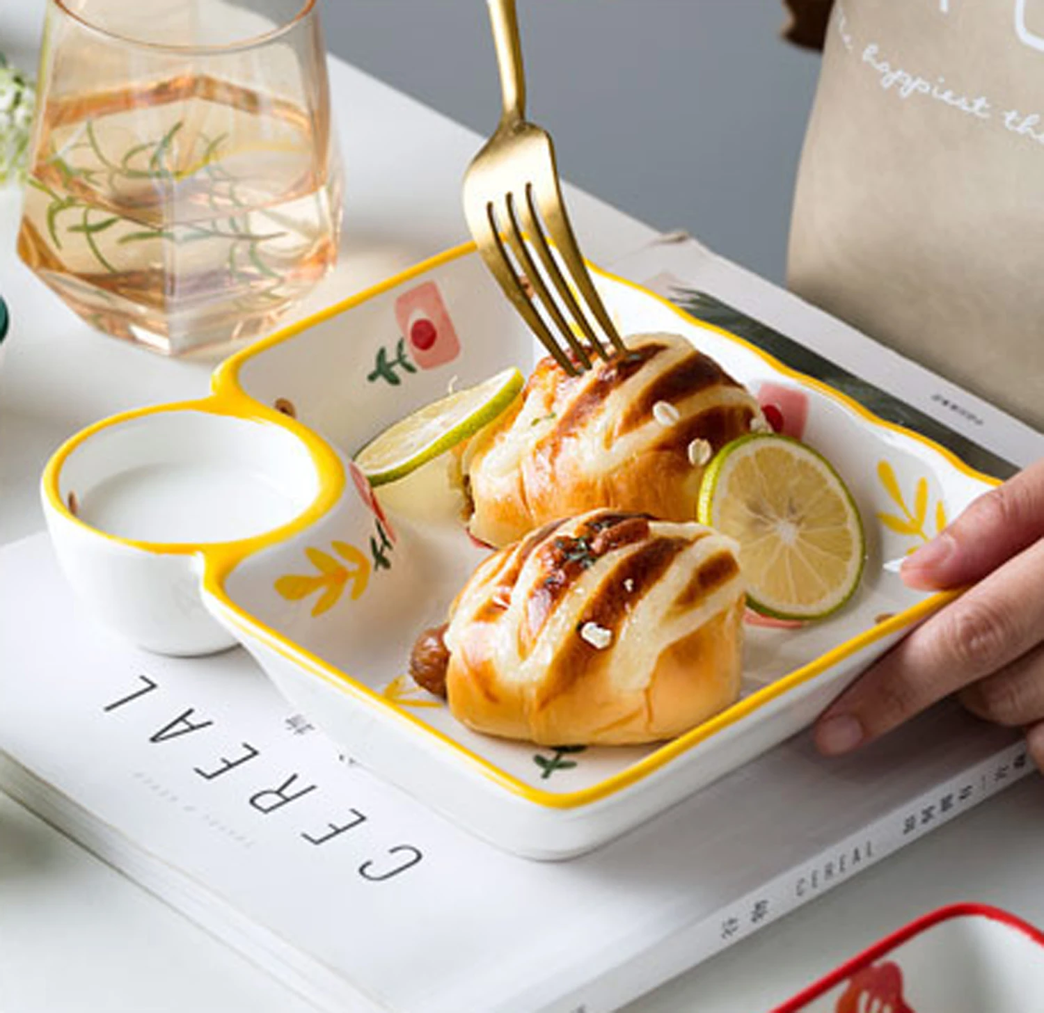 Блюдо для вареников под глазурью, блюдо с уксусом, разделитель для суши и окунивания соуса, посуда для дисков, креветок на пару, закуска, столовая посуда для завтрака