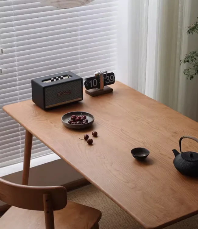 Good price Hot sale square solid wood dining table for dining room Kitchen Restaurant