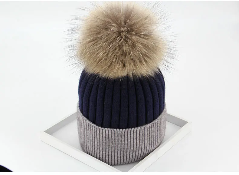 Soft skin-friendly women winter warm knitted beanie hat cashmere knitted hat with real fox fur ball