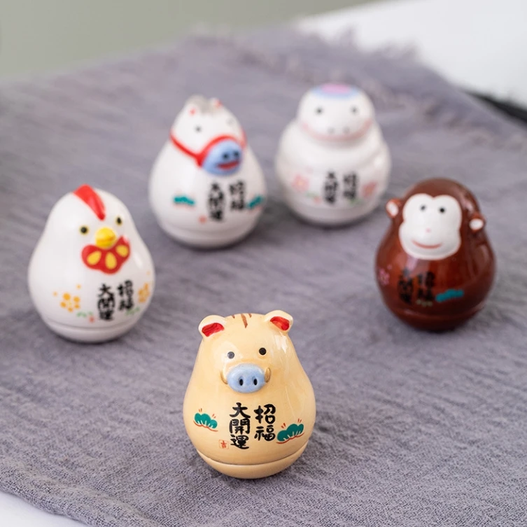 Japanese creative gifts  ceramic cat car ornaments zodiac lucky cat tumbler for Scenic spots children toy