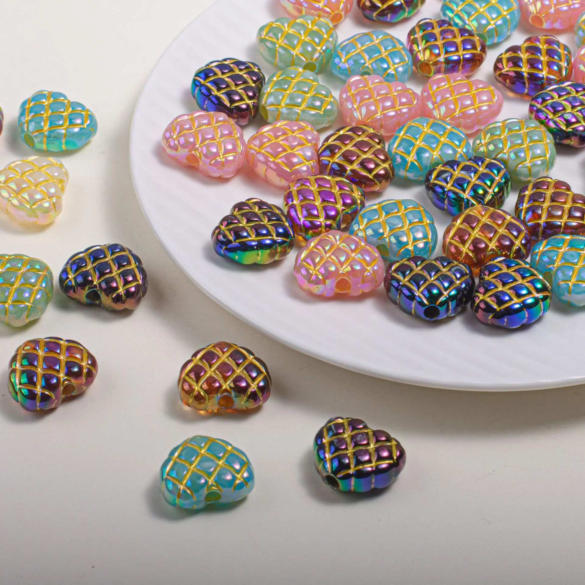 20mm Retro two-color gold painted love heart pineapple bag straight hole acrylic loose beads DIY phone chain bag chain beaded