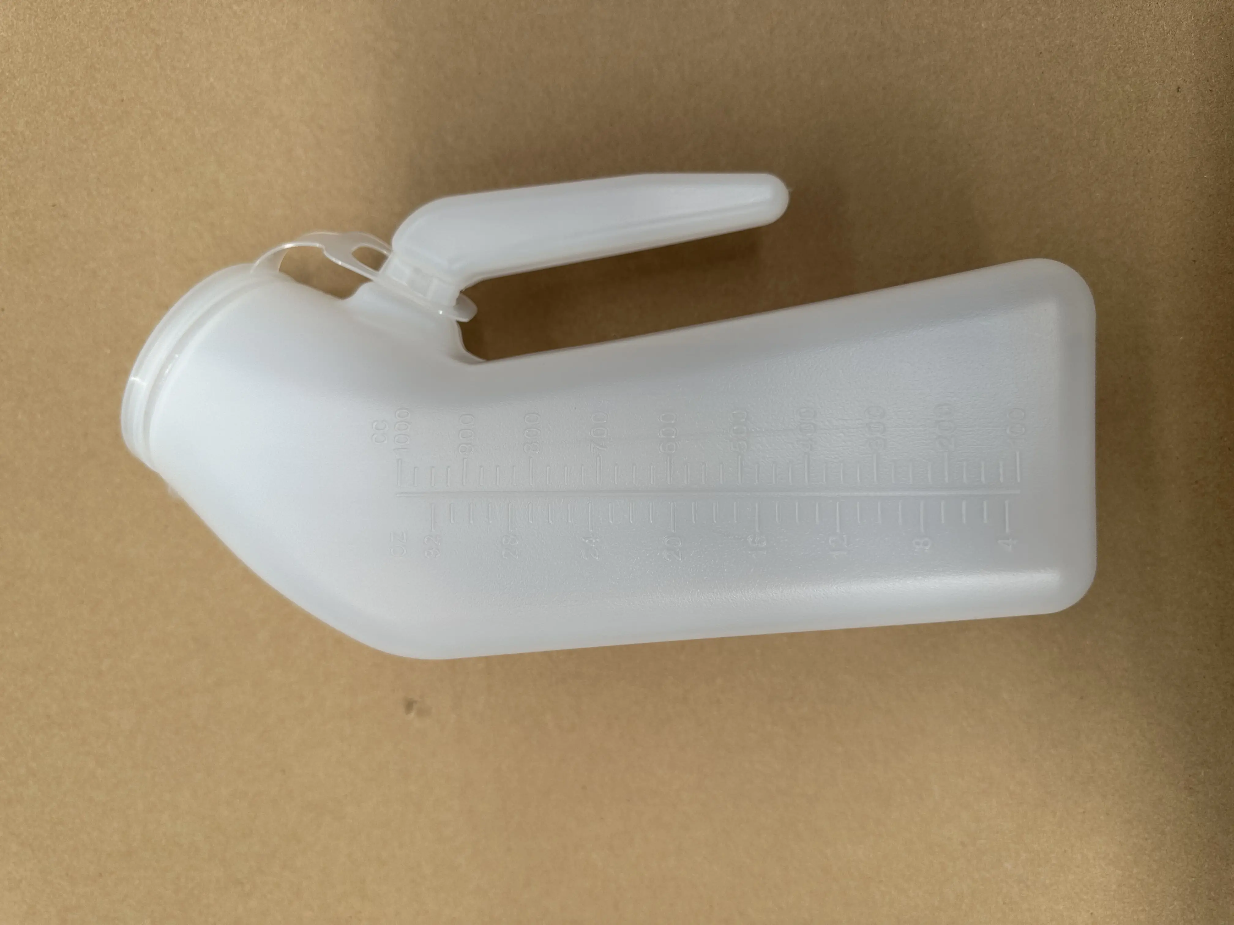 2024 urine male bottle portable leak proof medical plastic urinal bottle 1000cc