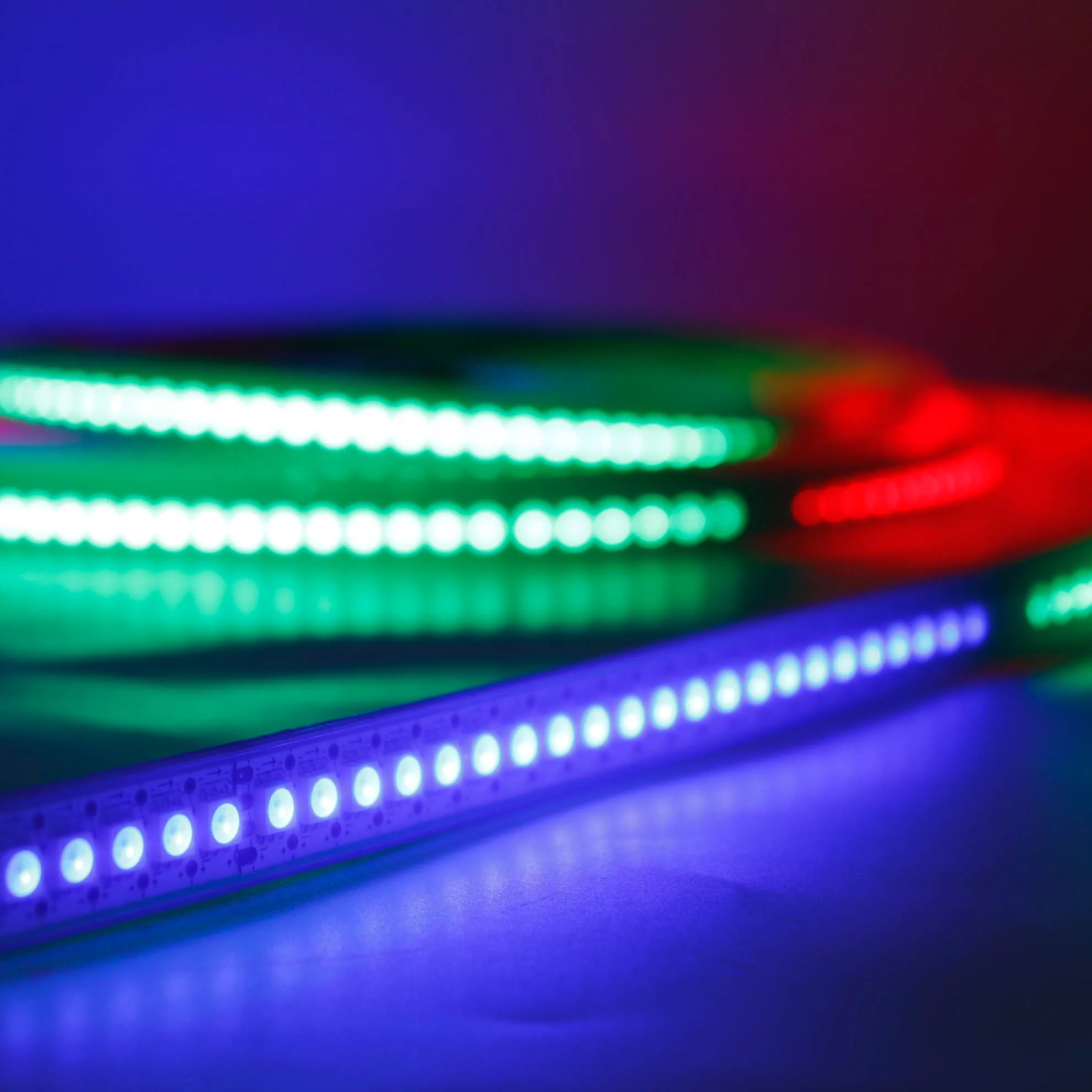 Китайский завод Ws2815 адресуемые программируемые 5050 Rgb светодиодные полосы света 30 60 96 144 светодиоды DC12v Гибкие водонепроницаемые