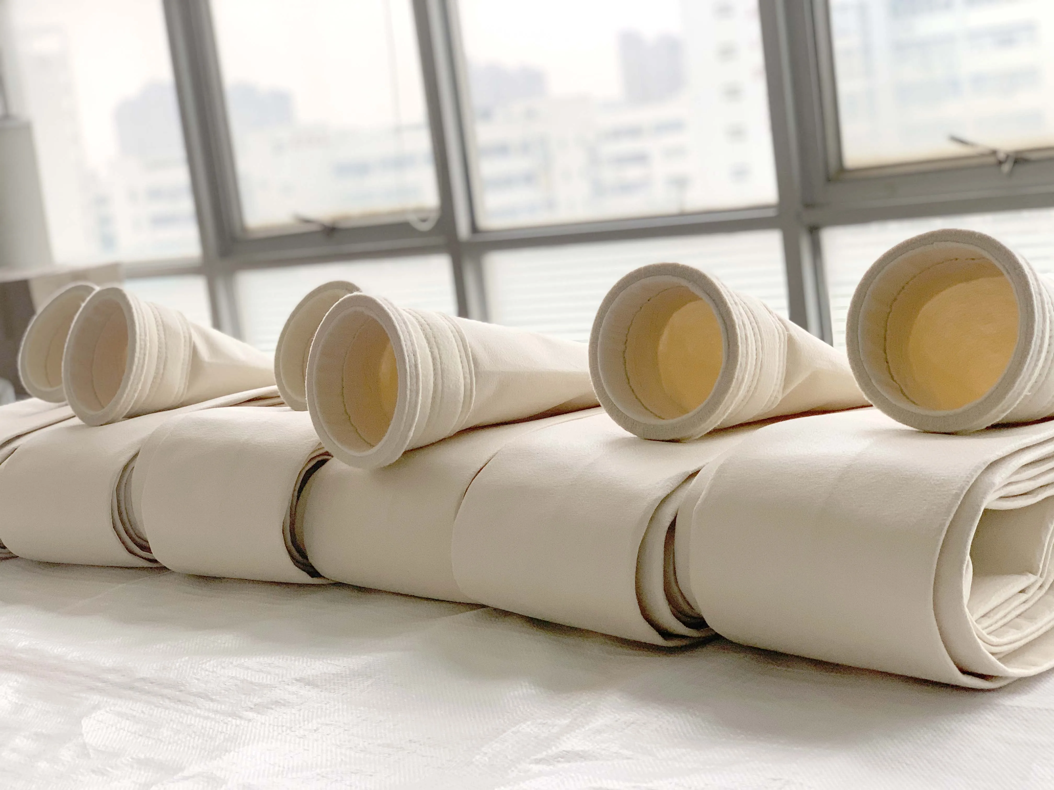 Antistatic Polyester With PTFE Membrane Needle Felt Water And Oil Repellent PE Filter Bag