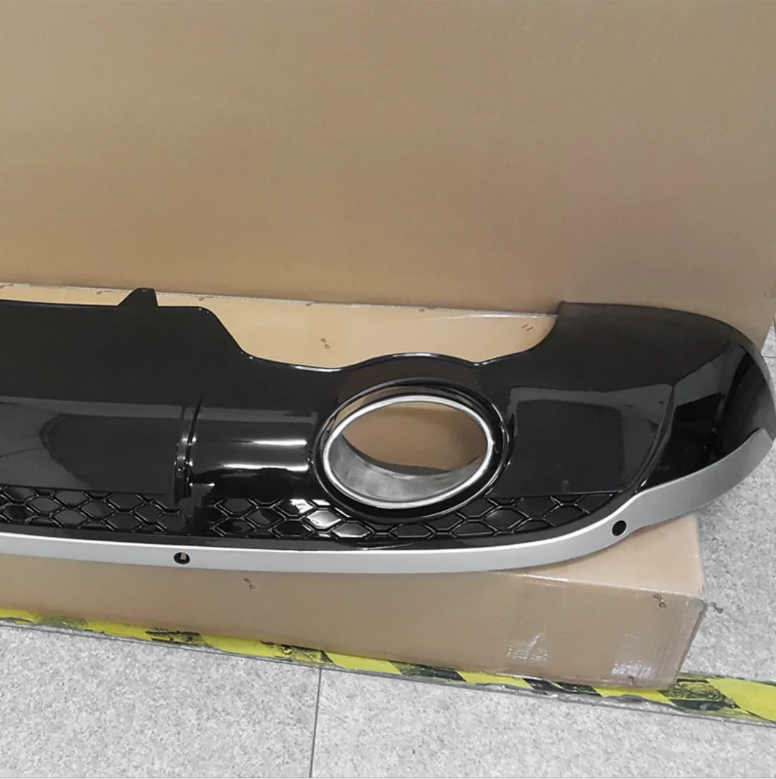 Body Accessories Rear Bumper Lip Diffuser For Audi Q5 2013 2014 2015 2016 2017 Upgrade RSQ5 Tail Diffuse Exhaust lip