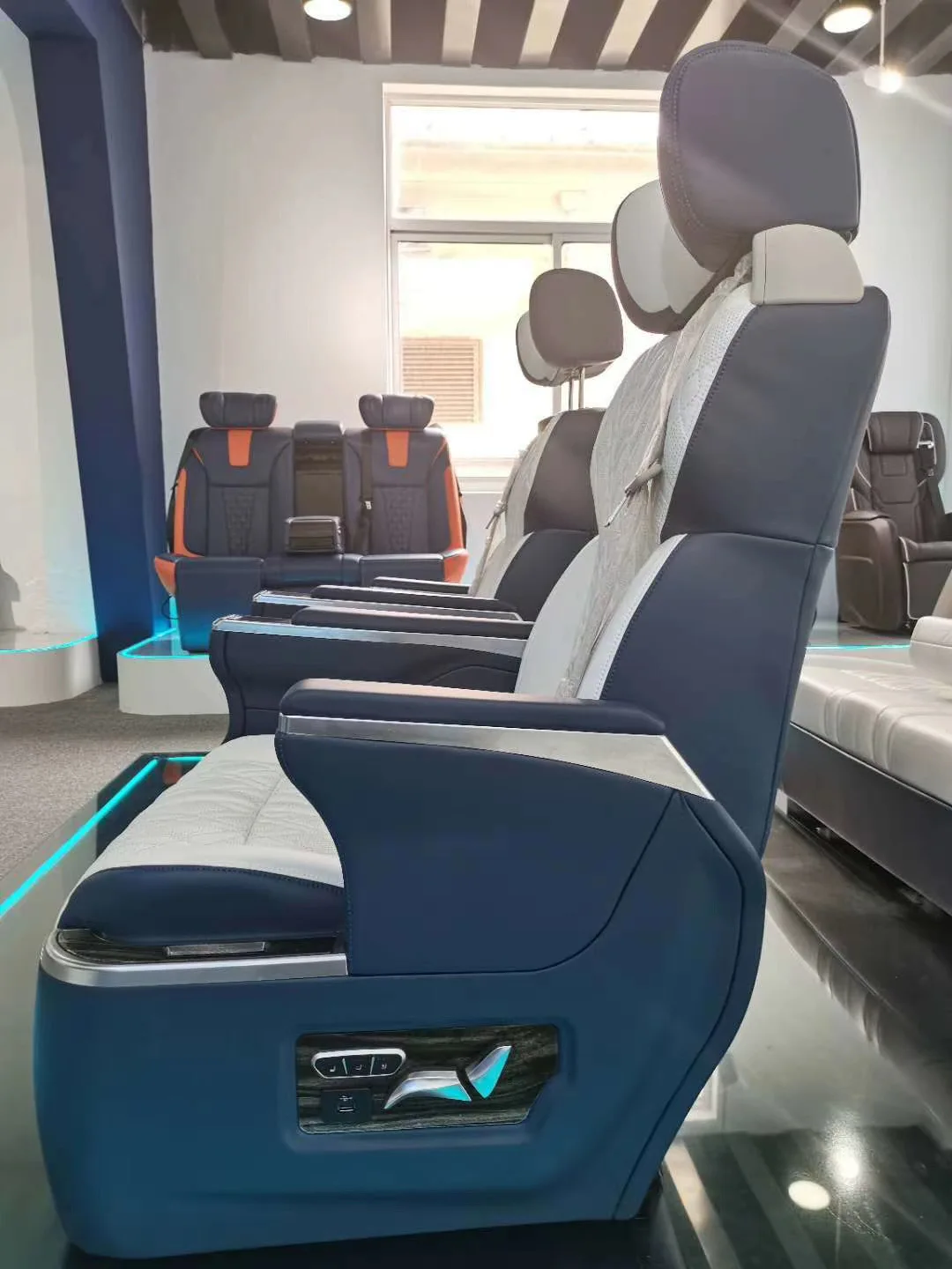 Manufacturer Electric Swivel Mercedes Benz Back Seat Custom VIP Luxury Comfort Car Interior Seats