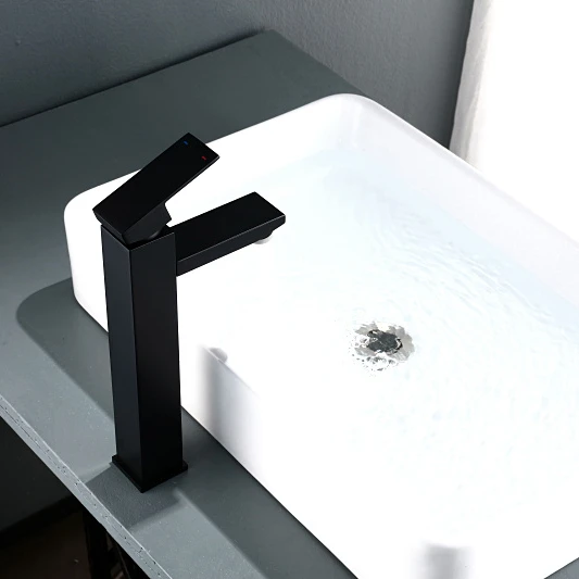 
black color brass Bathroom Faucet with Bubbling device 