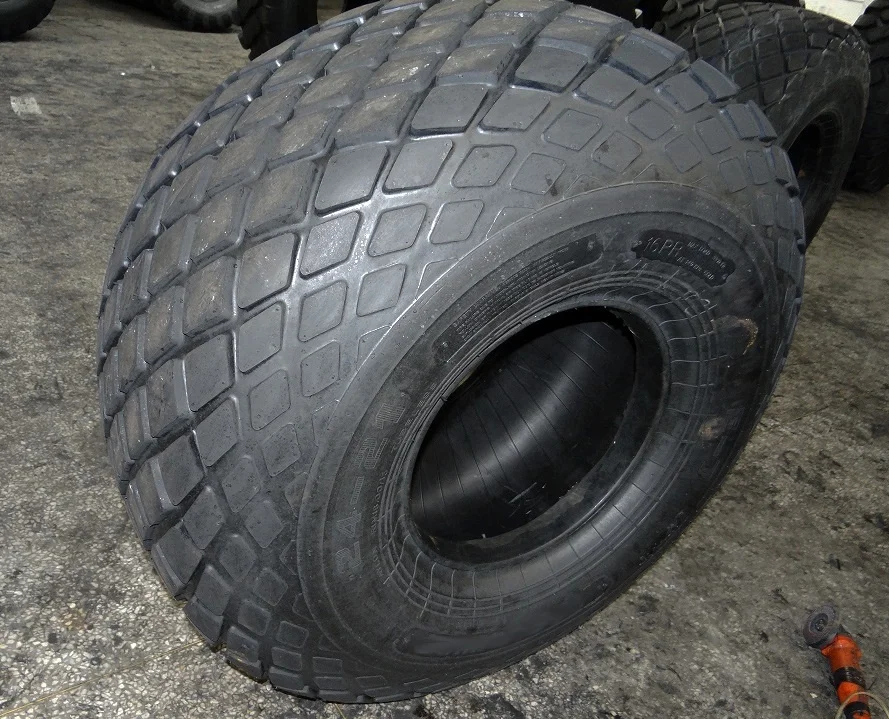 Chinese high quality OTR Sand Ground Tires 24-21 36.00-51