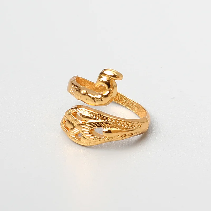 Adjustable Crochet Ring Finger Yarn Guide Knitting Tension Rings for Crocheting Cat Snake Yarn Ring for Women