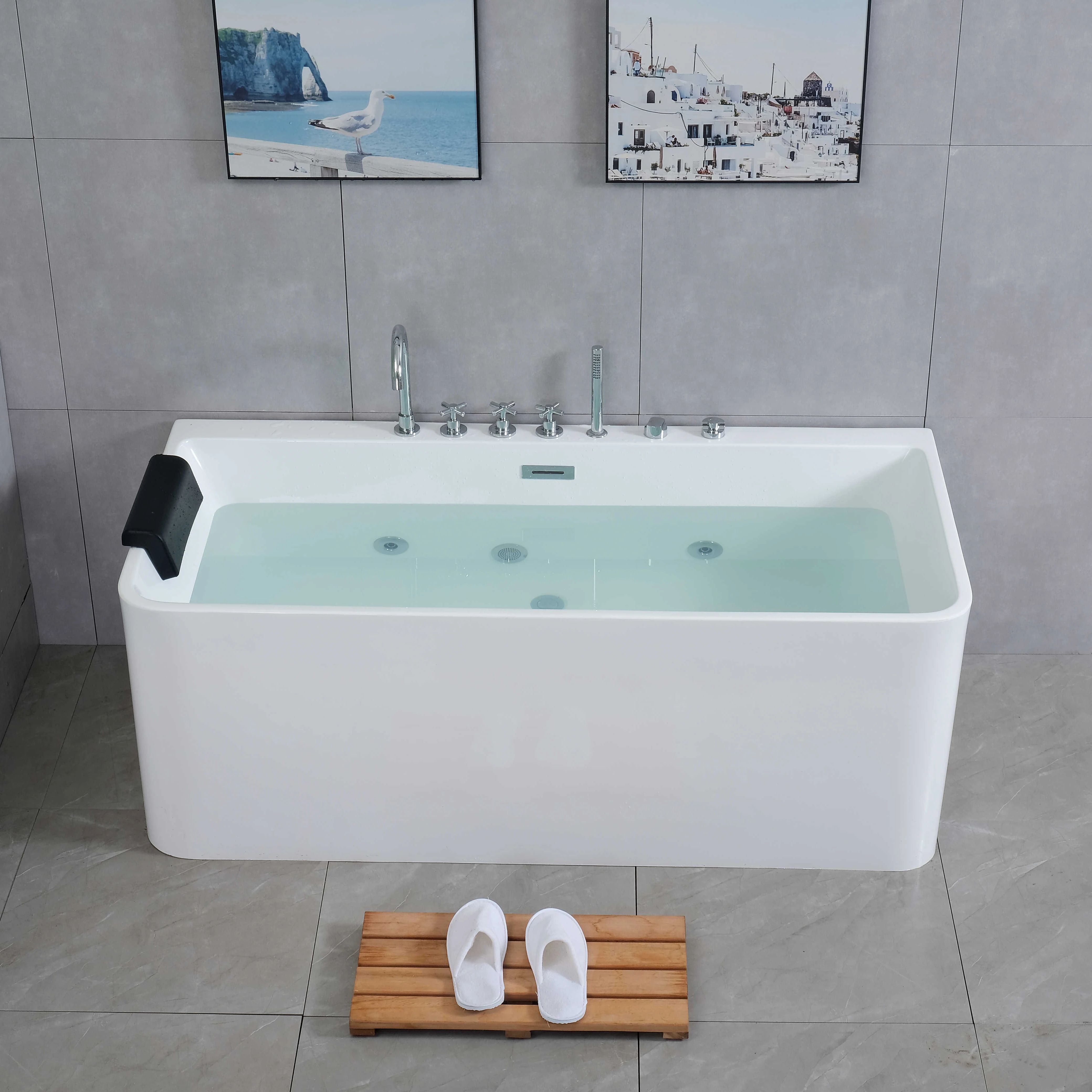 Hot selling Italy market small kids massage bathtub acrylic freestanding supplier