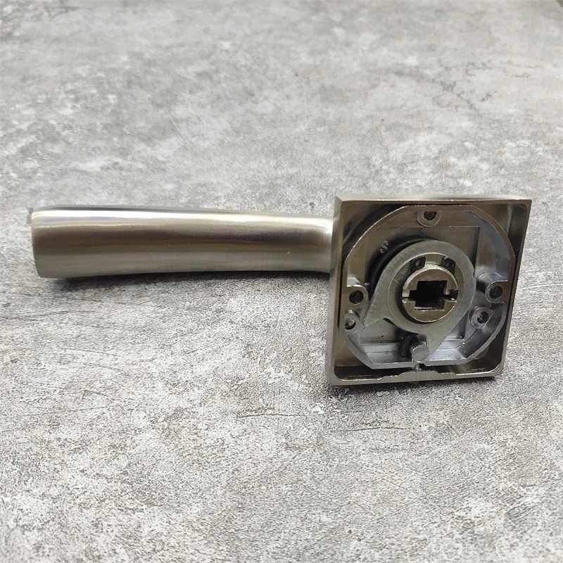 
Russia Aluminum Door Handle on Round Rose 