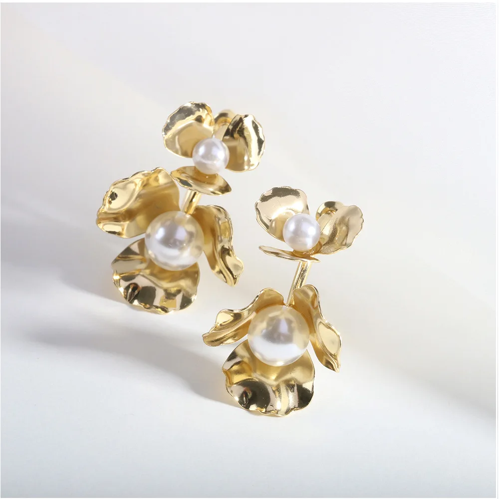 Wholesale Metal Flower Earrings Fashion Hot  Factory Pearl Ear Loop Geometric Elegant Brass Drop Earrings Silver Stud Pendiente