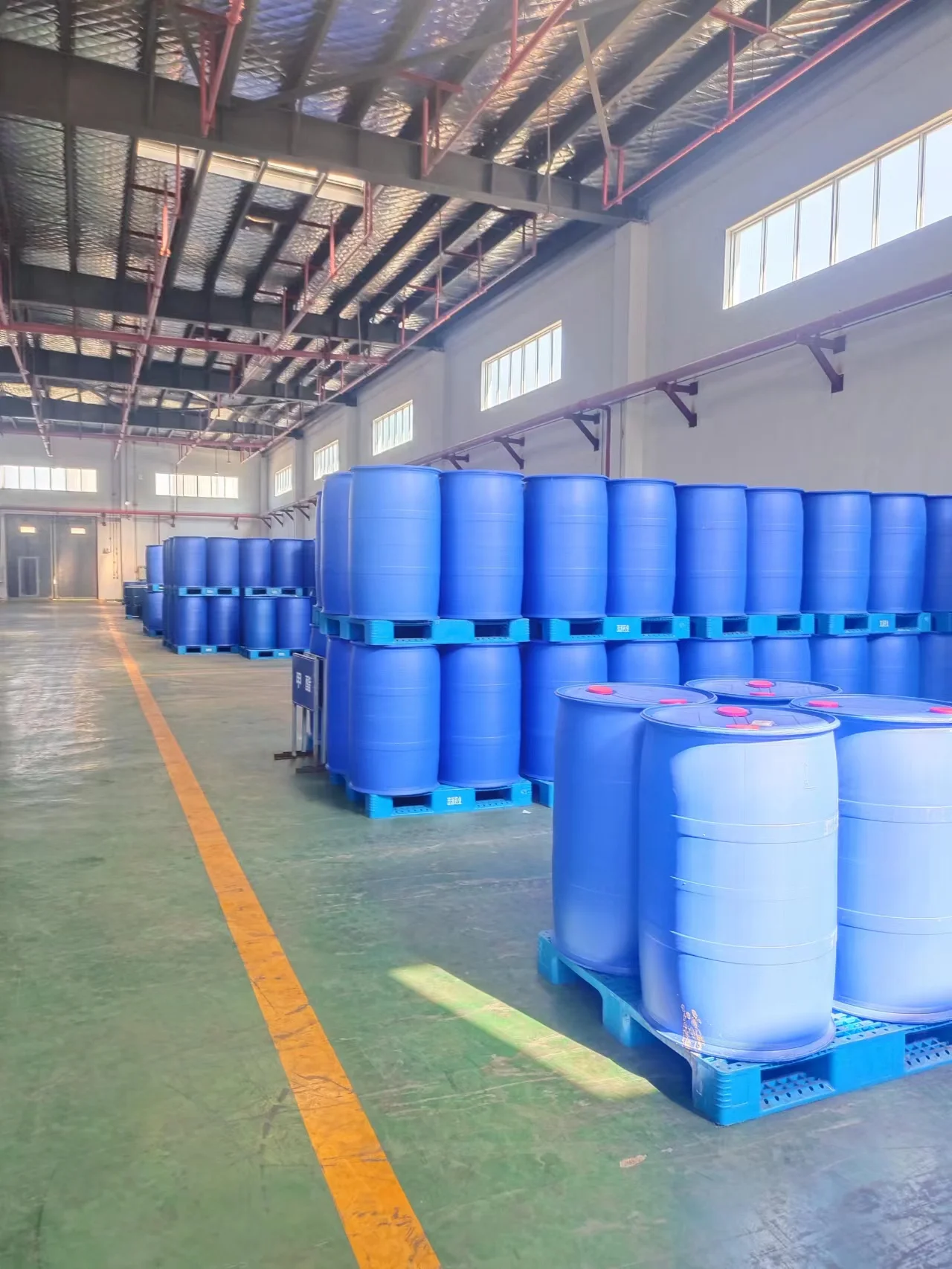 Factory Wholesale Pure Tea Tree Essential Oil Pure Tea Tree Oil for Hair Skin and Nails Plus Aromatherapy and Natural Cleaning