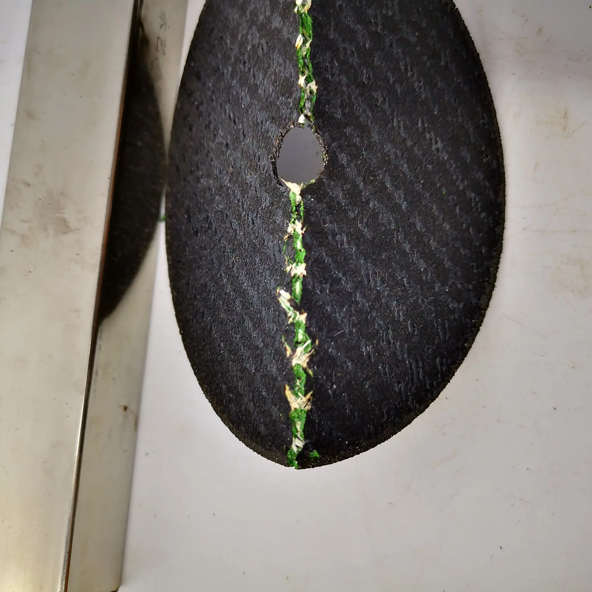 korea cut off wheel,good surface 105x1.2x9.8 green inside  cutting disc